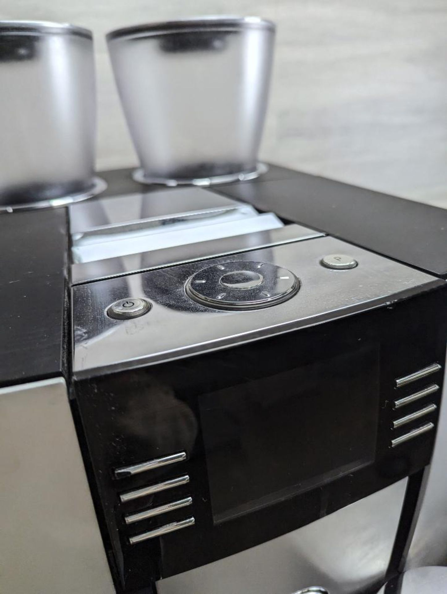JURA GIGA X7 PROFESSIONAL AUTOMATIC COFFEE MACHINE WITH MILK COOLER - Image 6 of 16