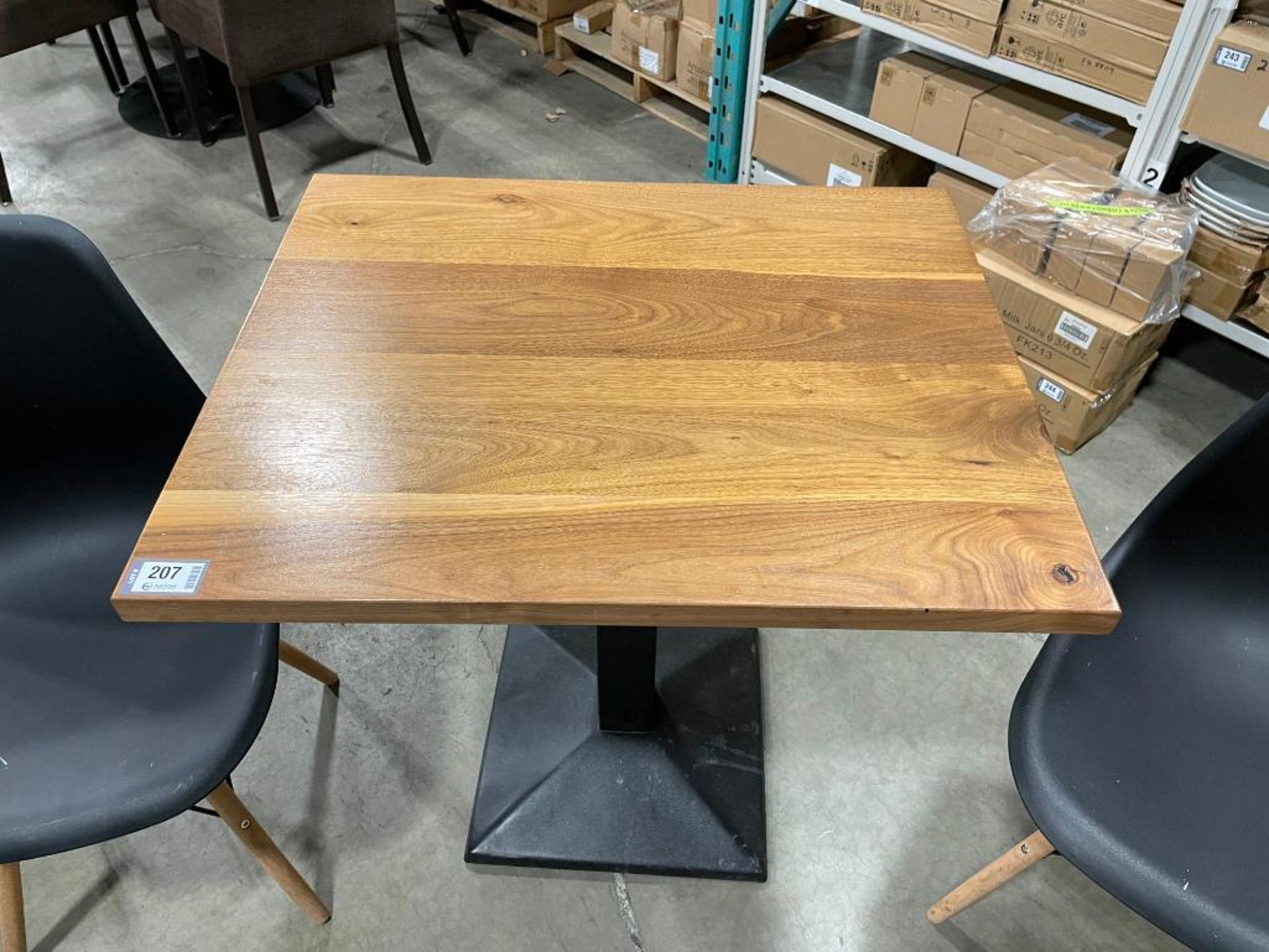 30" X 24" WOOD TOP SINGLE PEDESTAL TABLE WITH (2) BLACK PLASTIC BACK CHAIRS - Image 3 of 9