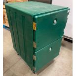 CAMBRO 1200MPC DOUBLE COMPARTMENT INSULATED FOOD STORAGE CABINET ON WHEELS