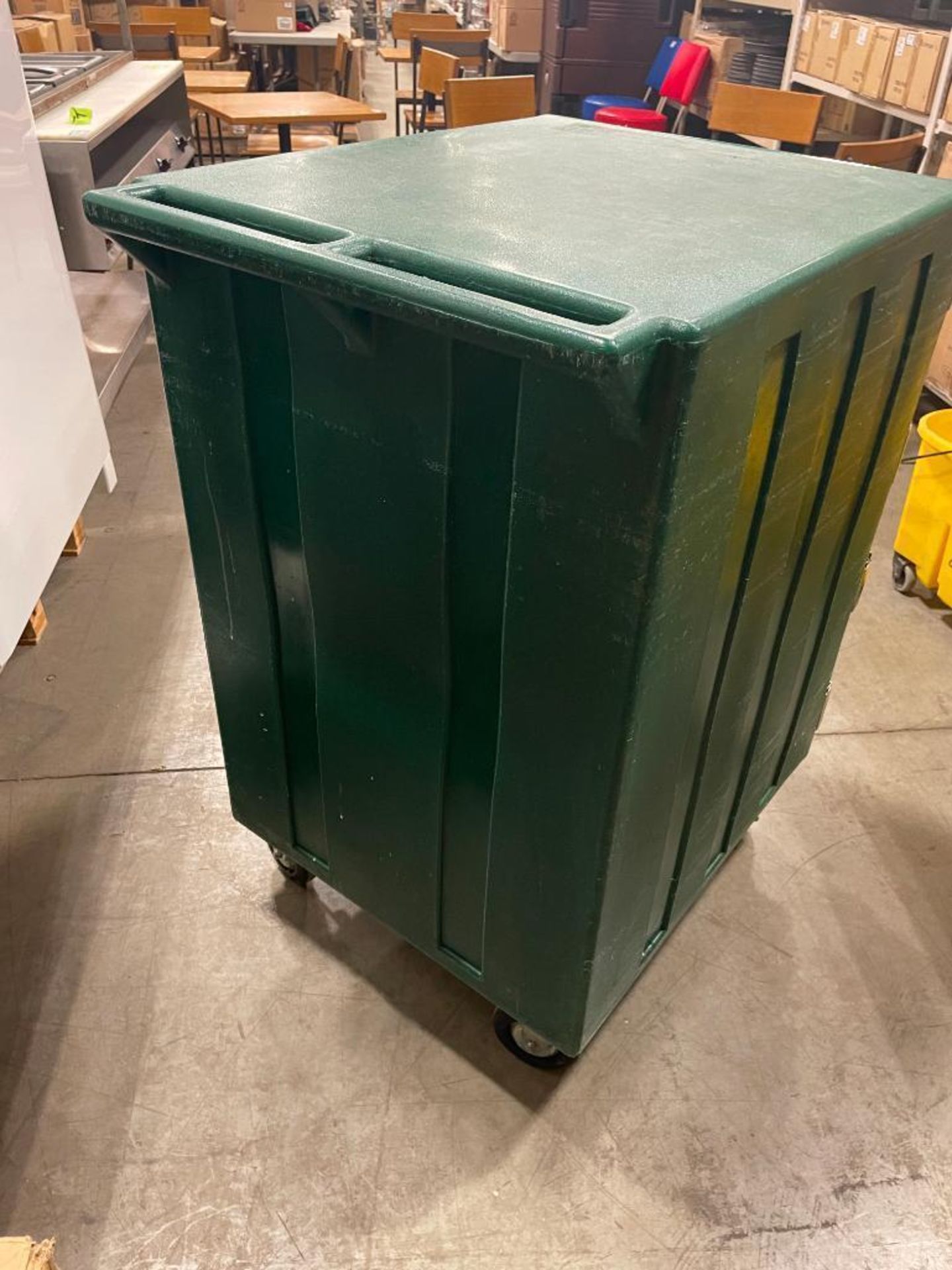 CAMBRO 1200MPC DOUBLE COMPARTMENT INSULATED FOOD STORAGE CABINET ON WHEELS - Image 7 of 8