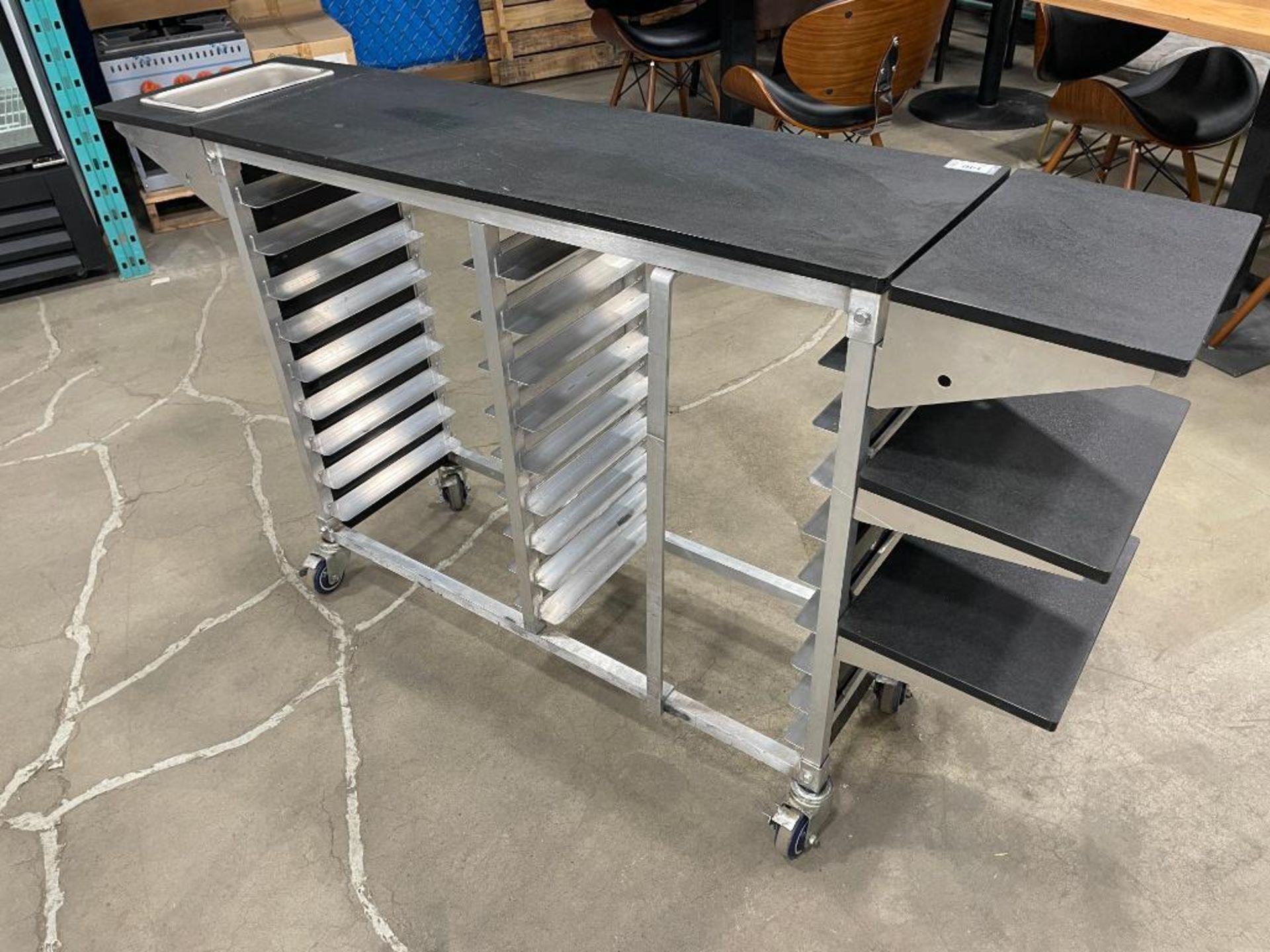 COMMERCIAL FOOD SERVICE CART WITH 18-SLOTS FOR HALF SIZE BUN PANS