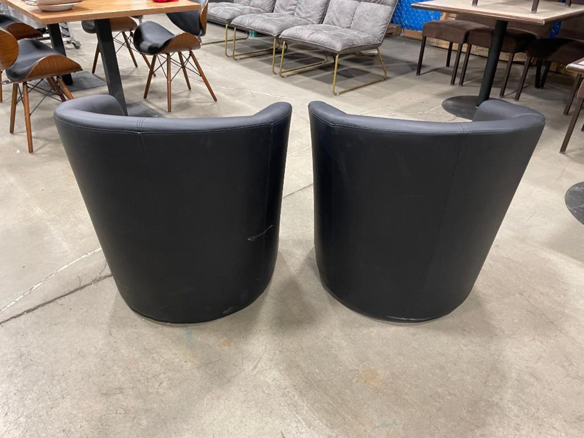 (2) BLACK TUB CHAIRS WITH FOOTSTOOL - Image 6 of 6
