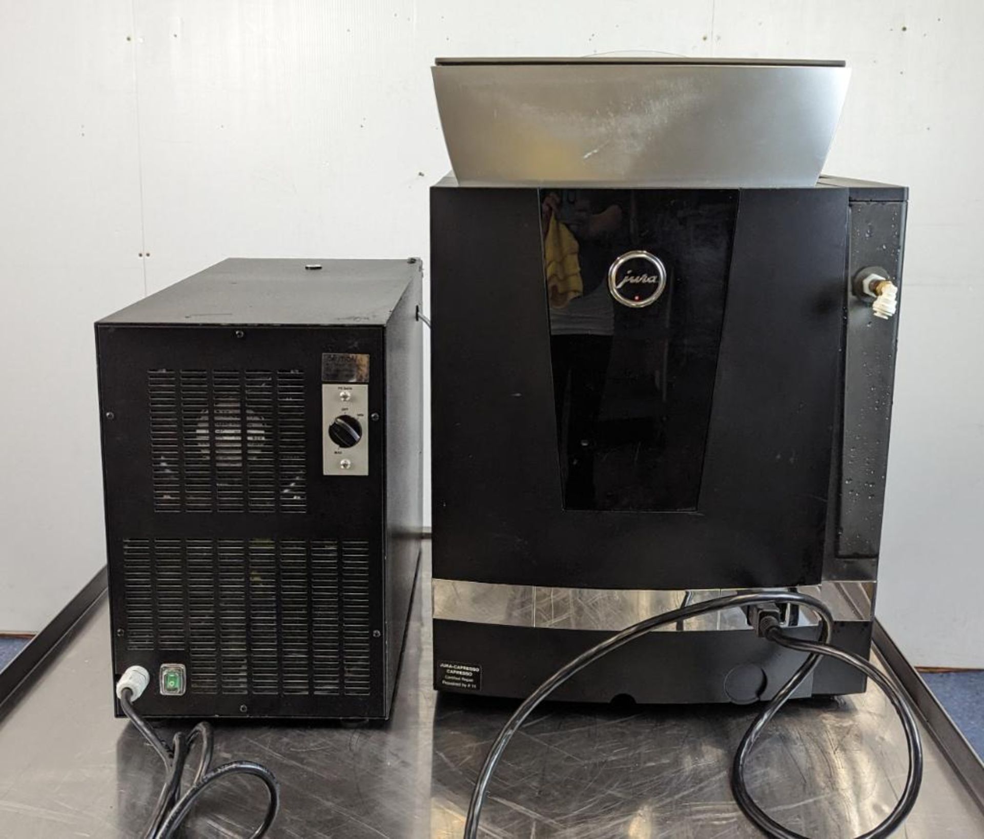 JURA GIGA W3 PROFESSIONAL AUTOMATIC COFFEE MACHINE WITH MILK COOLER - Bild 7 aus 14