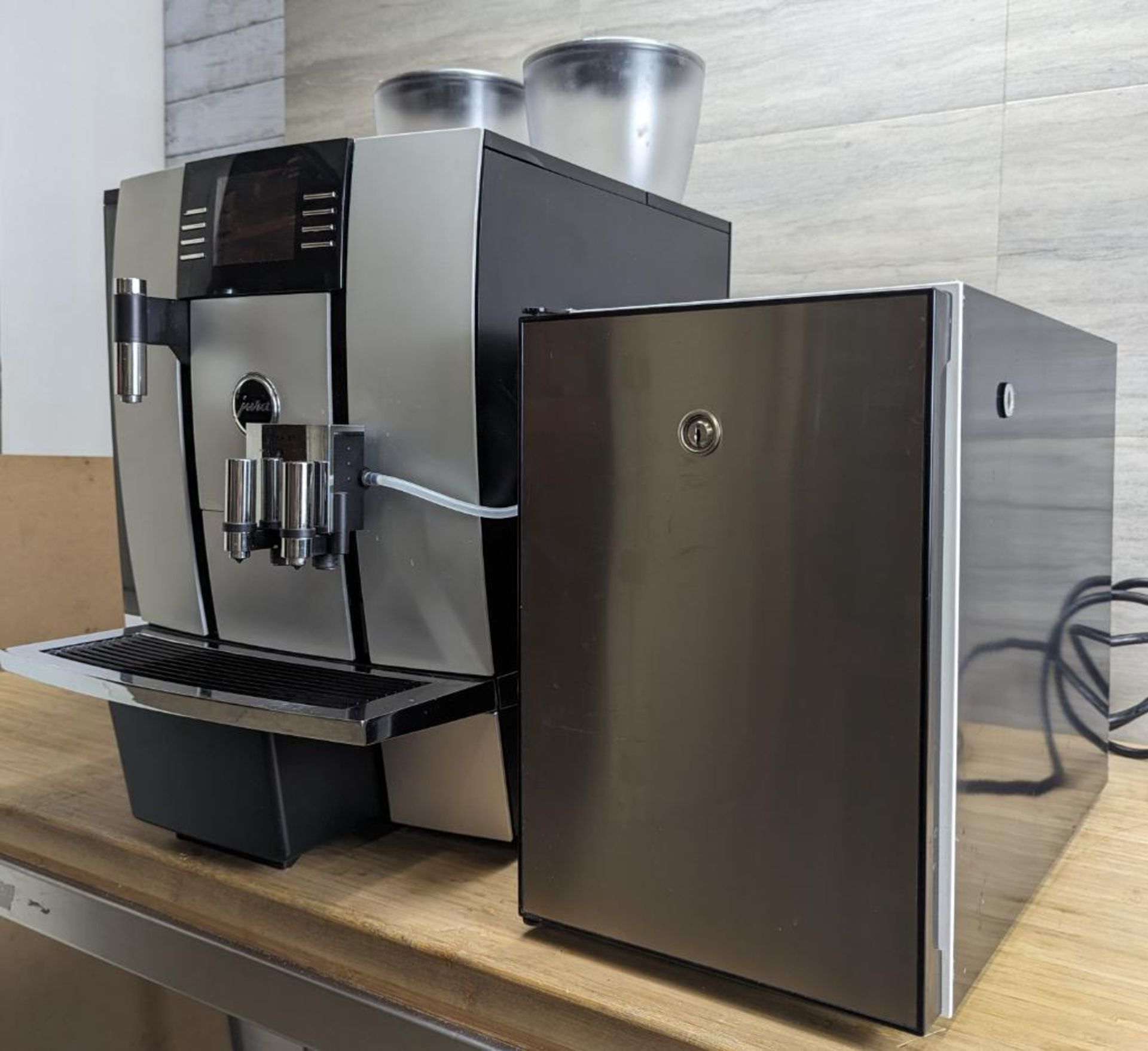 JURA GIGA X7 PROFESSIONAL AUTOMATIC COFFEE MACHINE WITH MILK COOLER - Image 3 of 16
