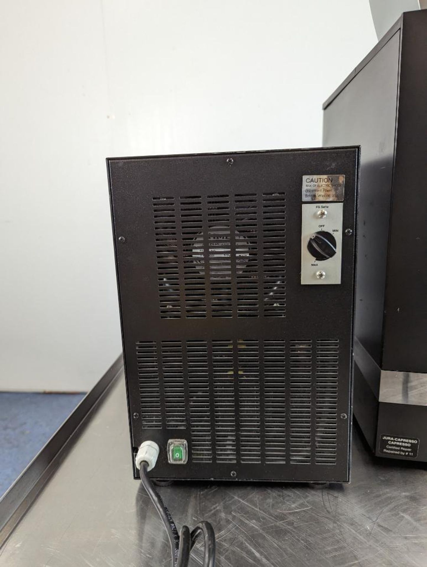 JURA GIGA W3 PROFESSIONAL AUTOMATIC COFFEE MACHINE WITH MILK COOLER - Bild 12 aus 14