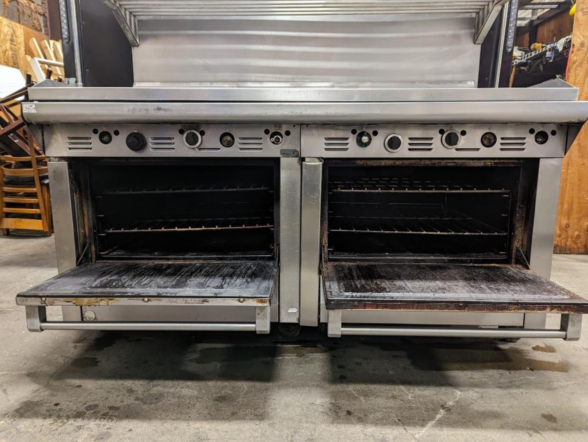 GARLAND M48-68R 68" GRIDDLE WITH DOUBLE STANDARD OVEN - Image 7 of 14