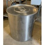 APPROX. 320 QT STAINLESS STEEL POT WITH SPOUT