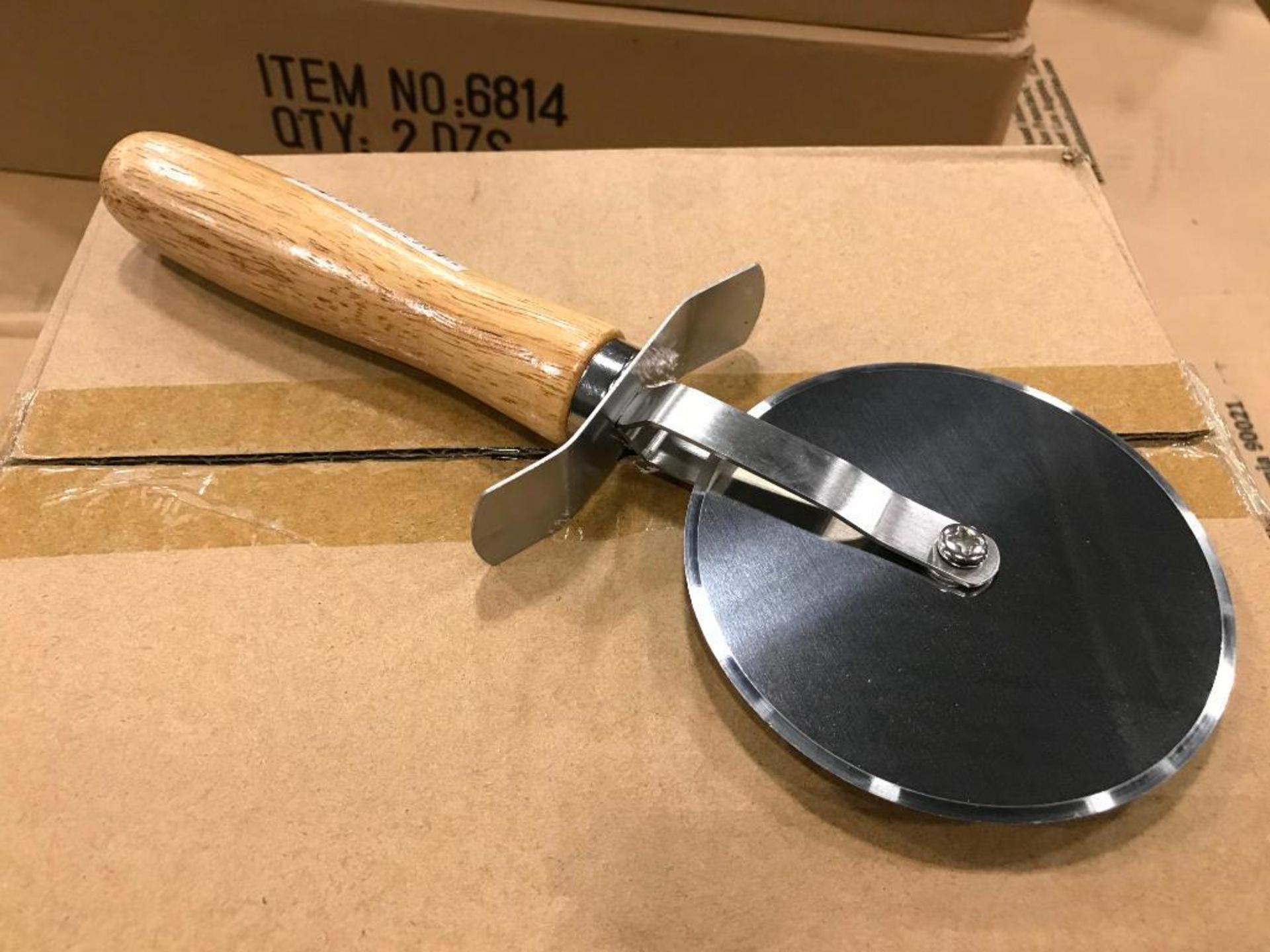 4" PIZZA CUTTER WITH WOODEN HANDLE, JOHNSON ROSE 7400, CASE OF 12 - NEW - Image 2 of 3
