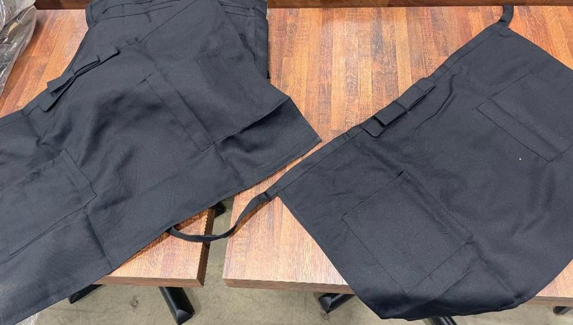 LOT OF BLACK WAIST APRONS - Image 2 of 3