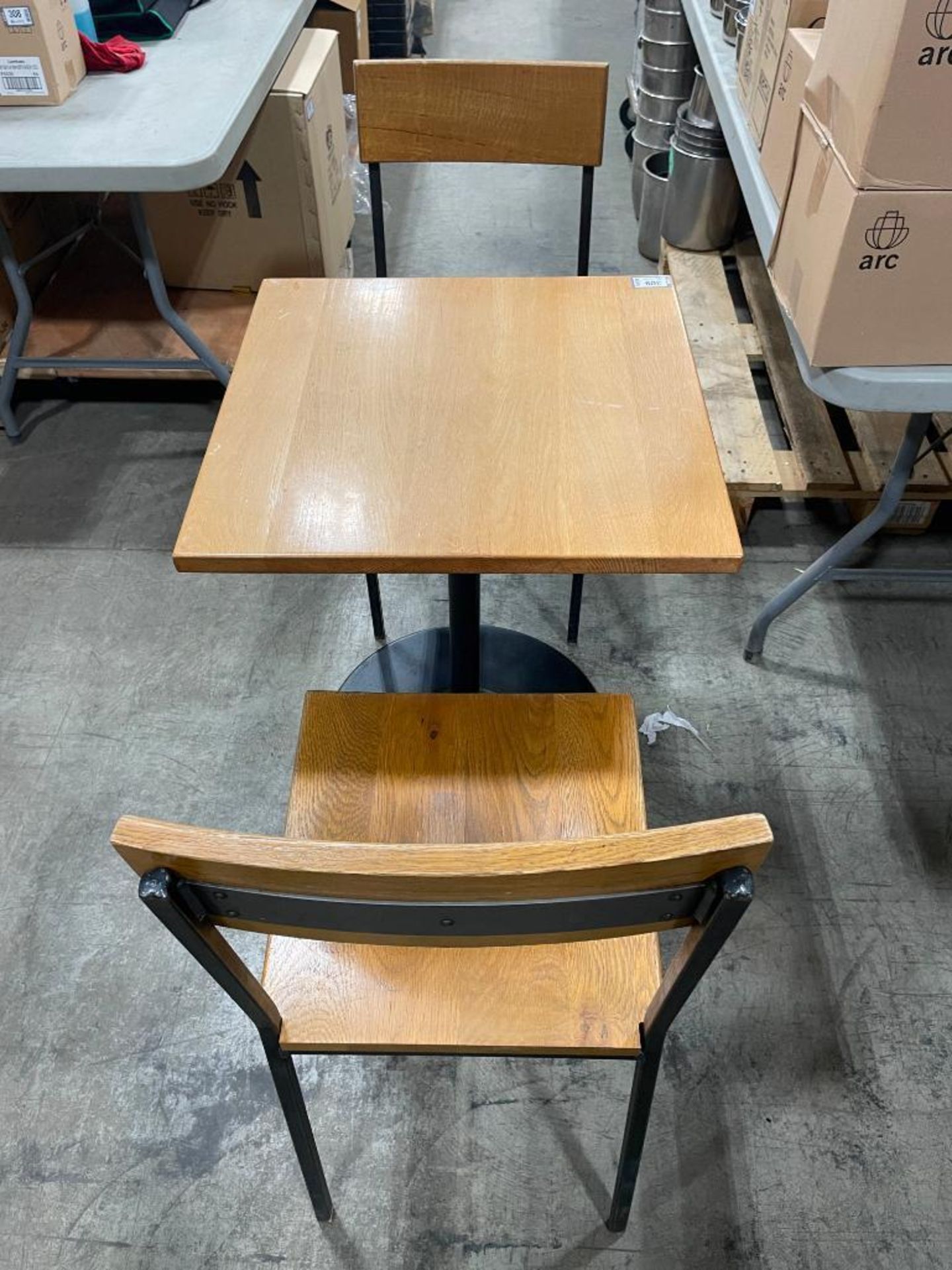 24" X 24" SINGLE PEDESTAL WOOD TOP TABLE WITH (2) CHAIRS - Image 6 of 7