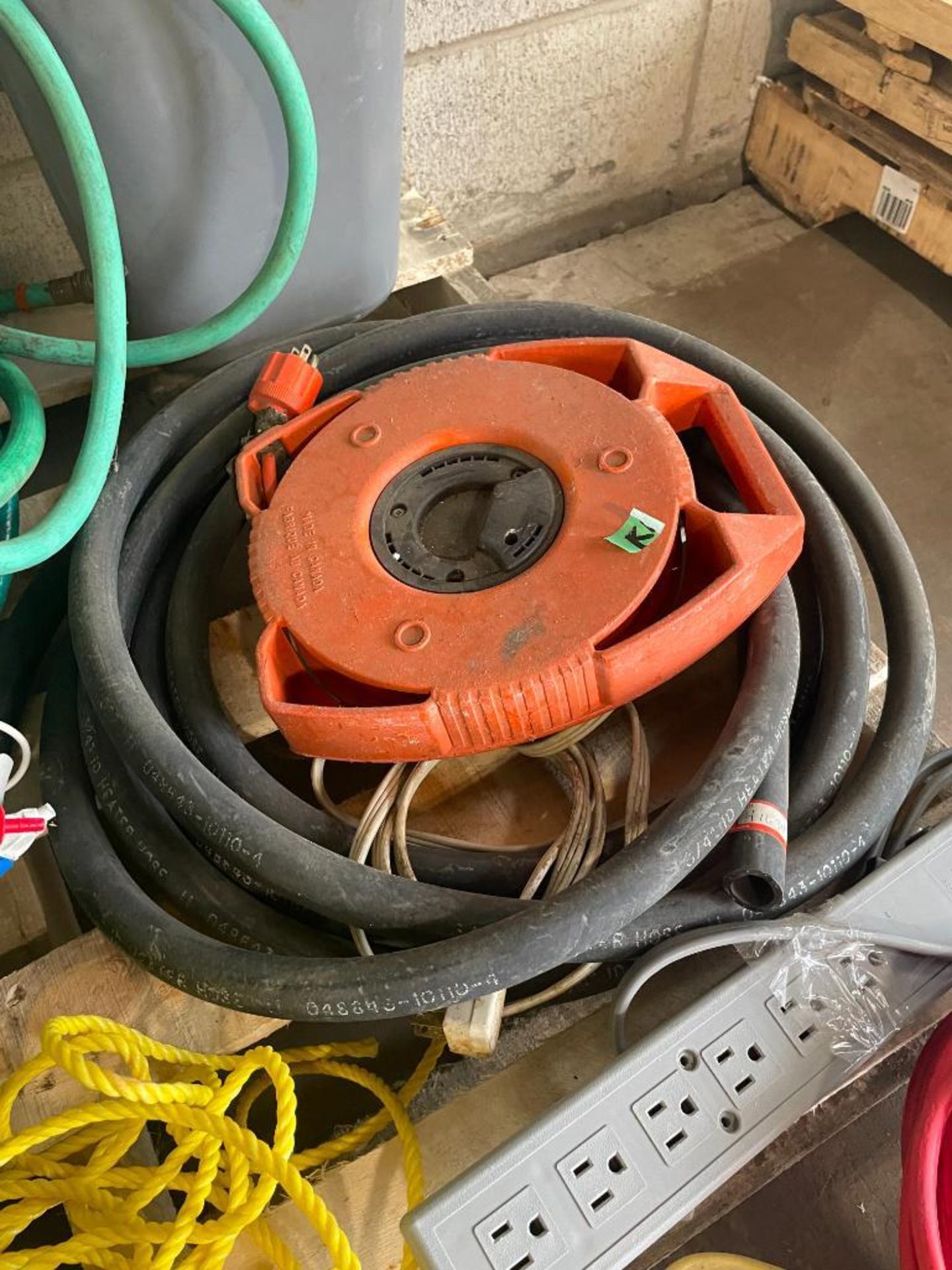 PALLET OF EXTENSION CORDS & WATER HOSE - Image 2 of 10