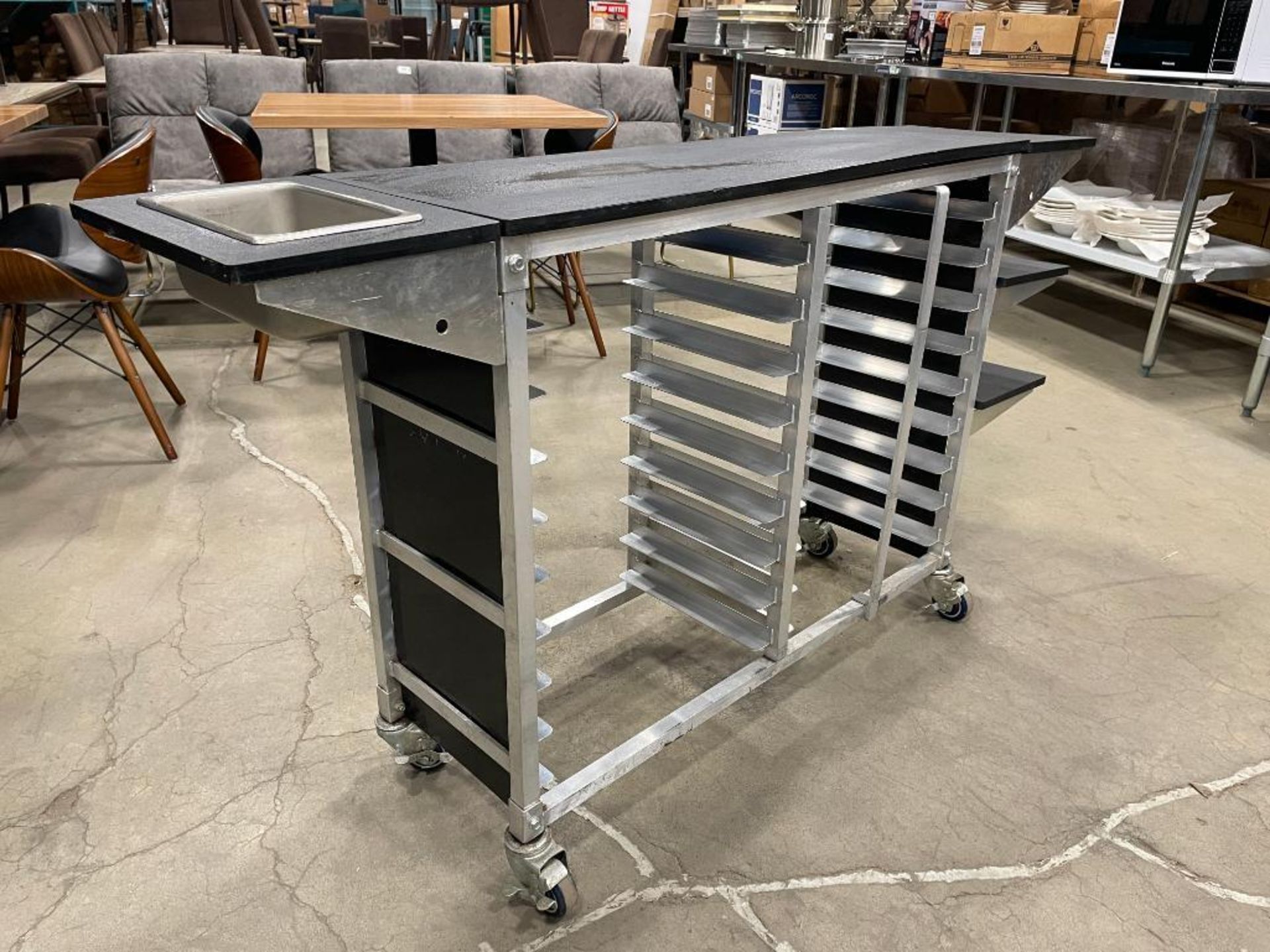 COMMERCIAL FOOD SERVICE CART WITH 18-SLOTS FOR HALF SIZE BUN PANS - Image 3 of 7