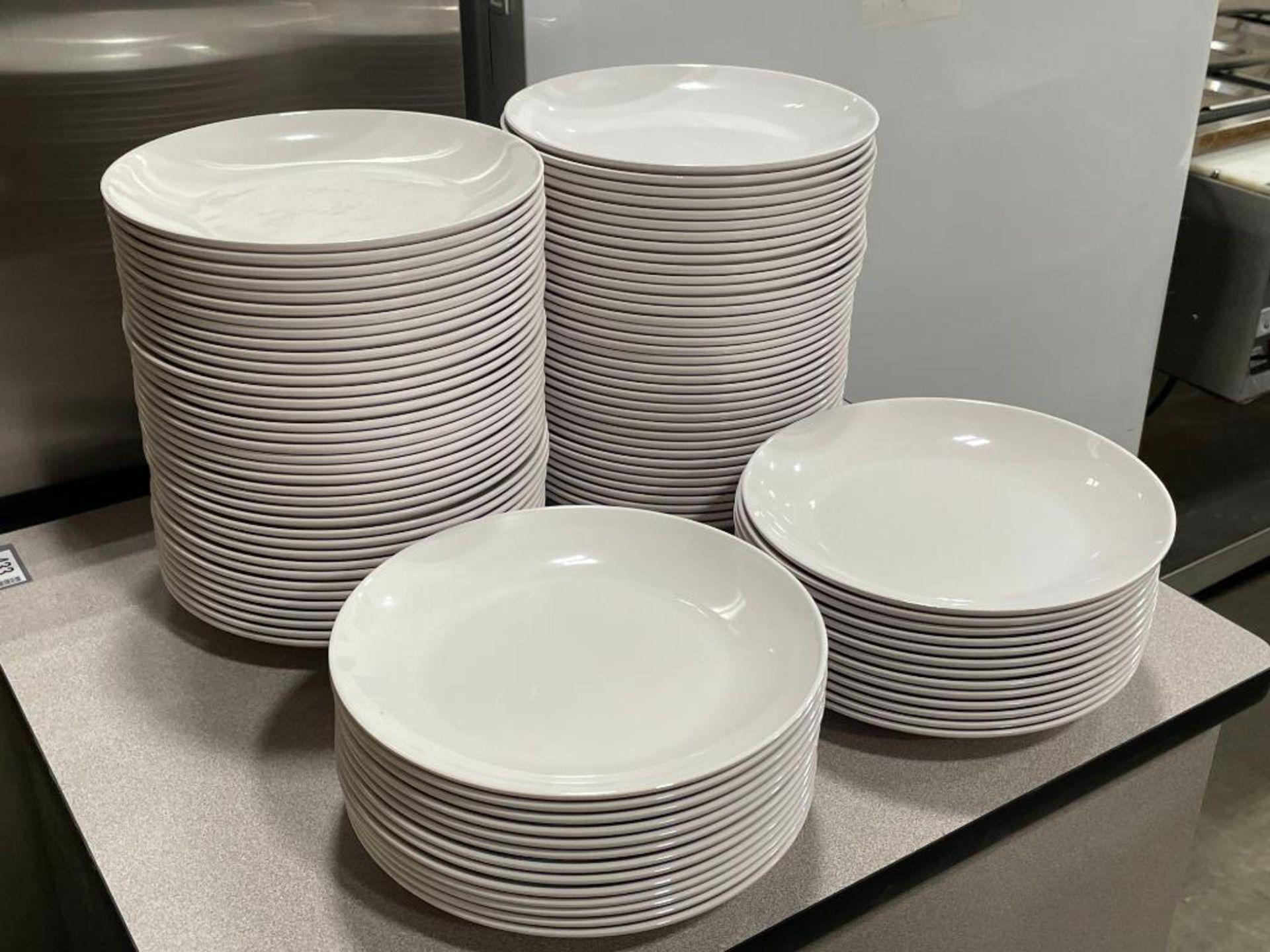 CASE OF 10" MELAMINE ROUND PLATES