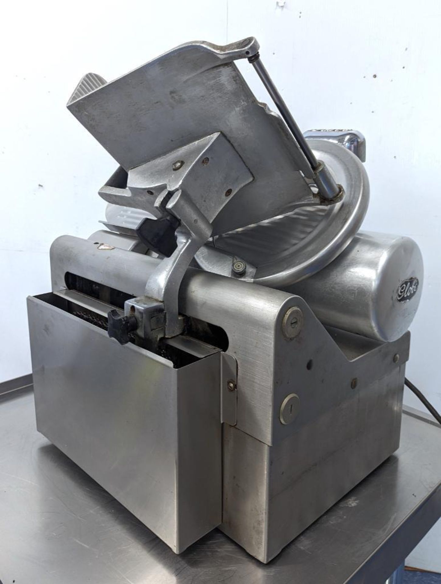 GLOBE 775 12" AUTOMATIC MEAT SLICER WITH BLADE SHARPENER - Image 2 of 14