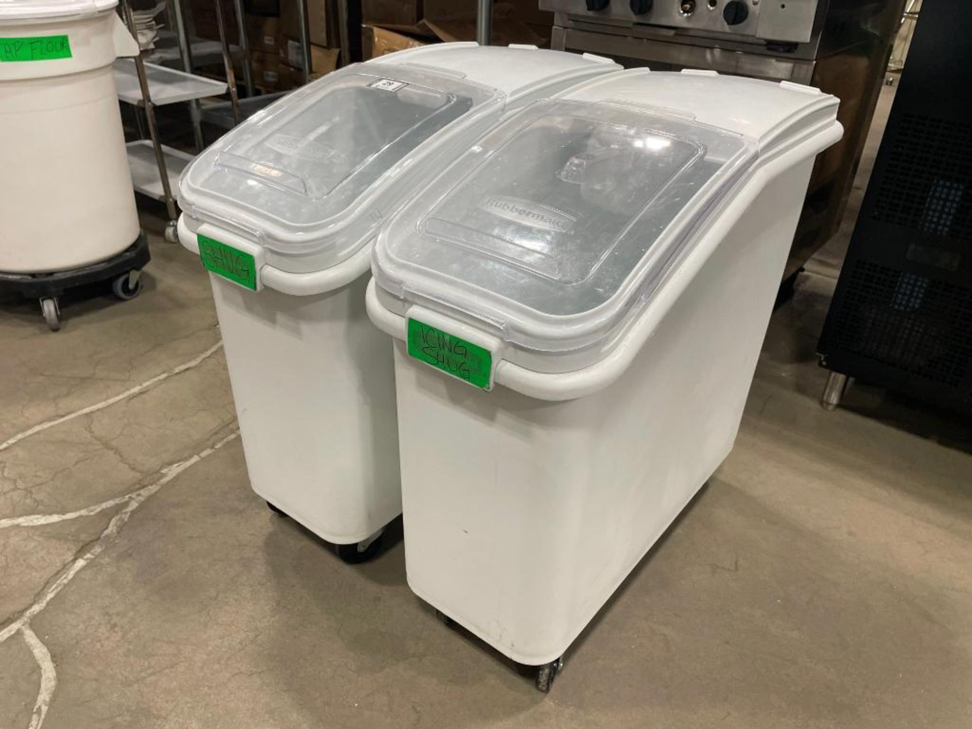 (2) RUBBERMAID MOBILE INGREDIENT BINS WITH SCOOPS - Image 3 of 8