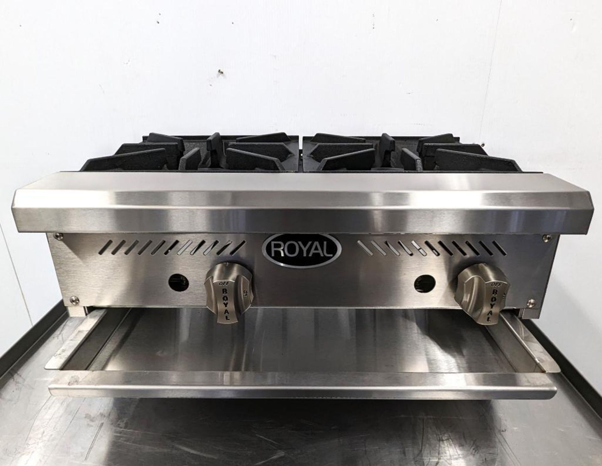 ROYAL RHP-24-2 NATURAL GAS 24" TWO BURNER HOT PLATE - Image 4 of 13