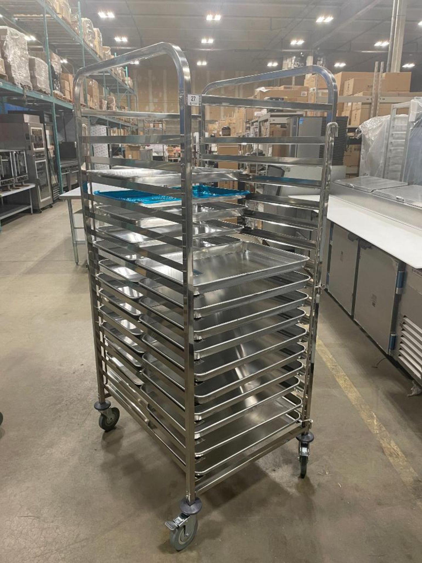 NEW STAINLESS STEEL 16-SLOT OVERSIZED BUN PAN RACK WITH PAN GUARD & (22) PANS - Image 4 of 8