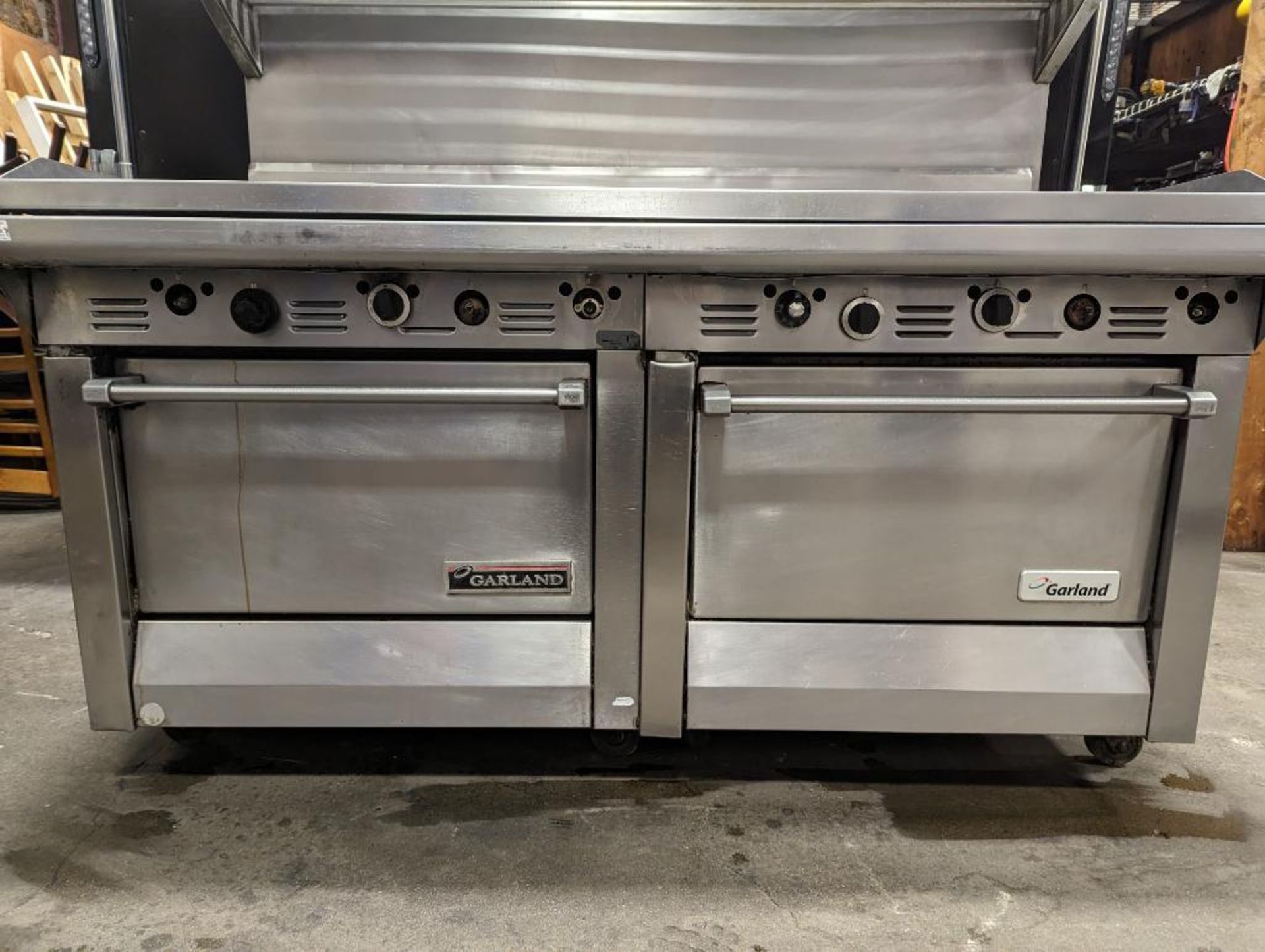 GARLAND M48-68R 68" GRIDDLE WITH DOUBLE STANDARD OVEN - Image 4 of 14