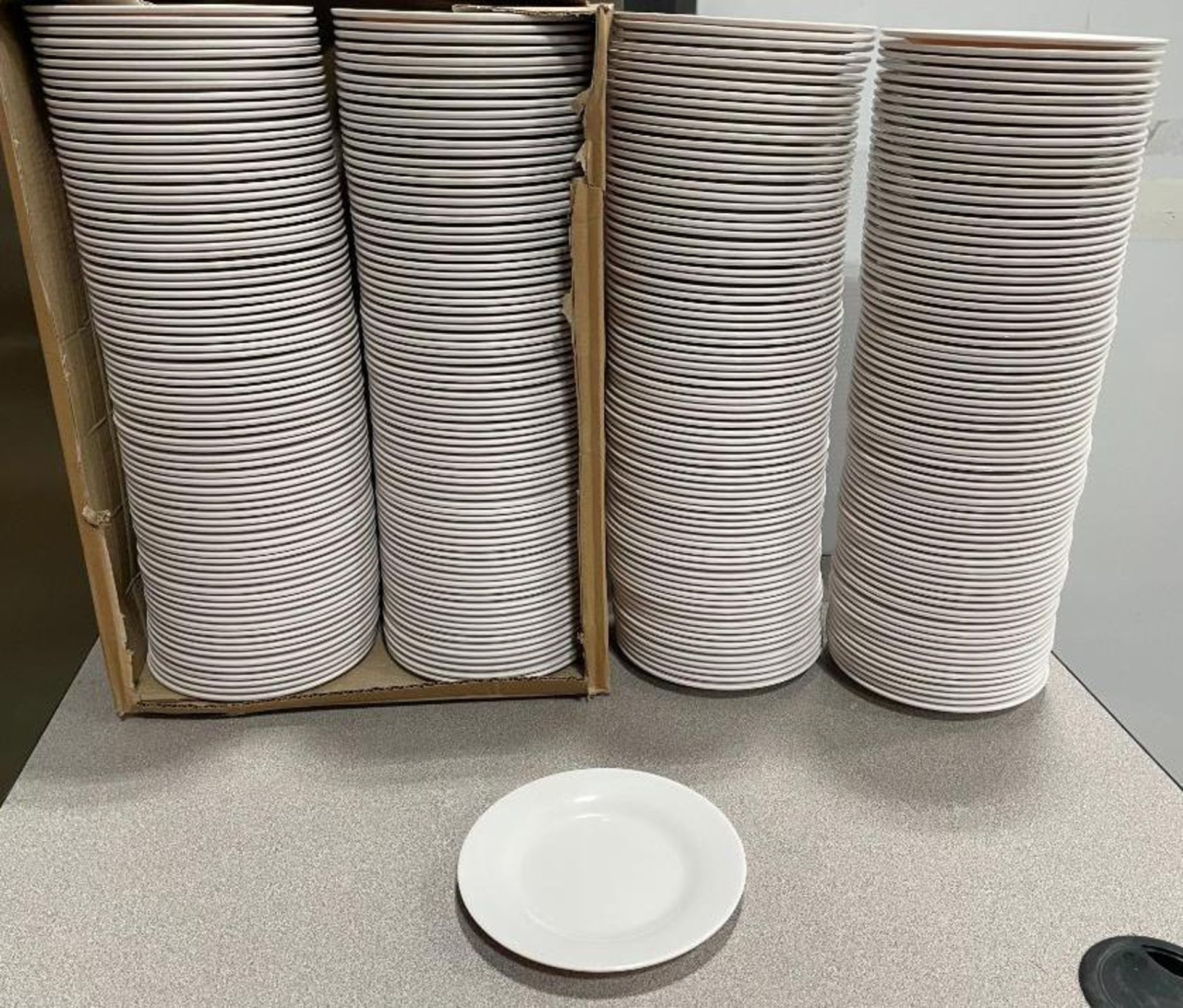 CASE OF 6" MELAMINE ROUND PLATES - Image 2 of 5