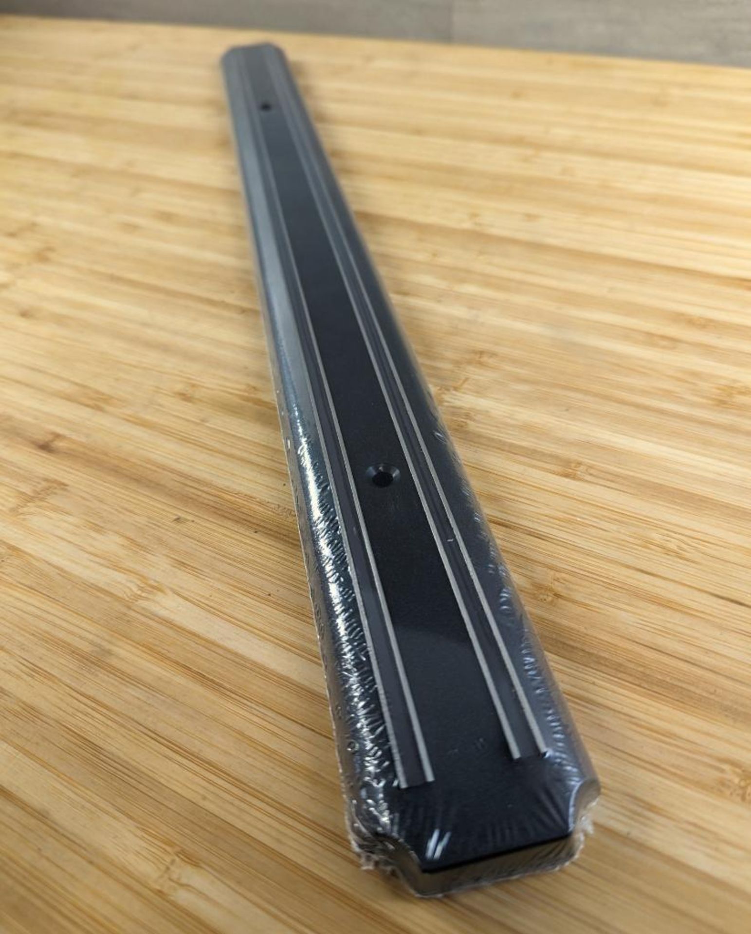 22" PLASTIC MAGNETIC KNIFE BAR, OMCAN 12944 - Image 2 of 3