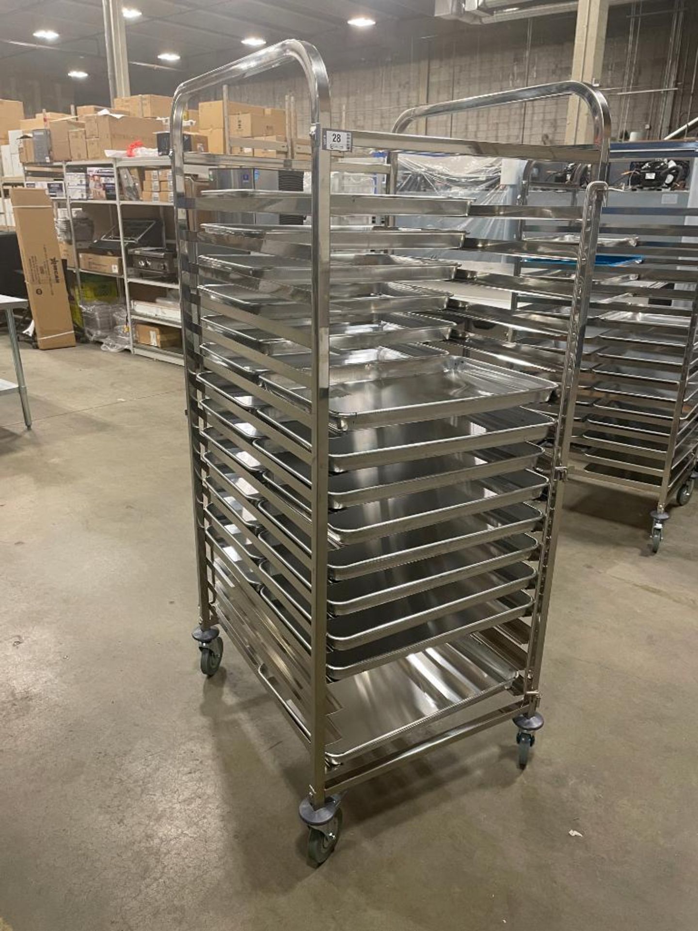 NEW STAINLESS STEEL 16-SLOT OVERSIZED BUN PAN RACK WITH PAN GUARD & (22) PANS - Image 5 of 9