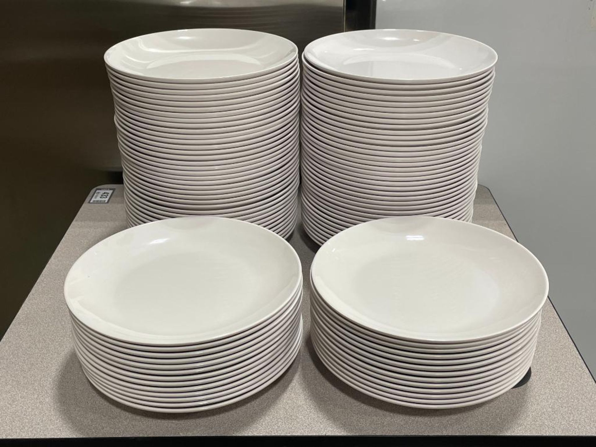 CASE OF 10" MELAMINE ROUND PLATES - Image 6 of 6