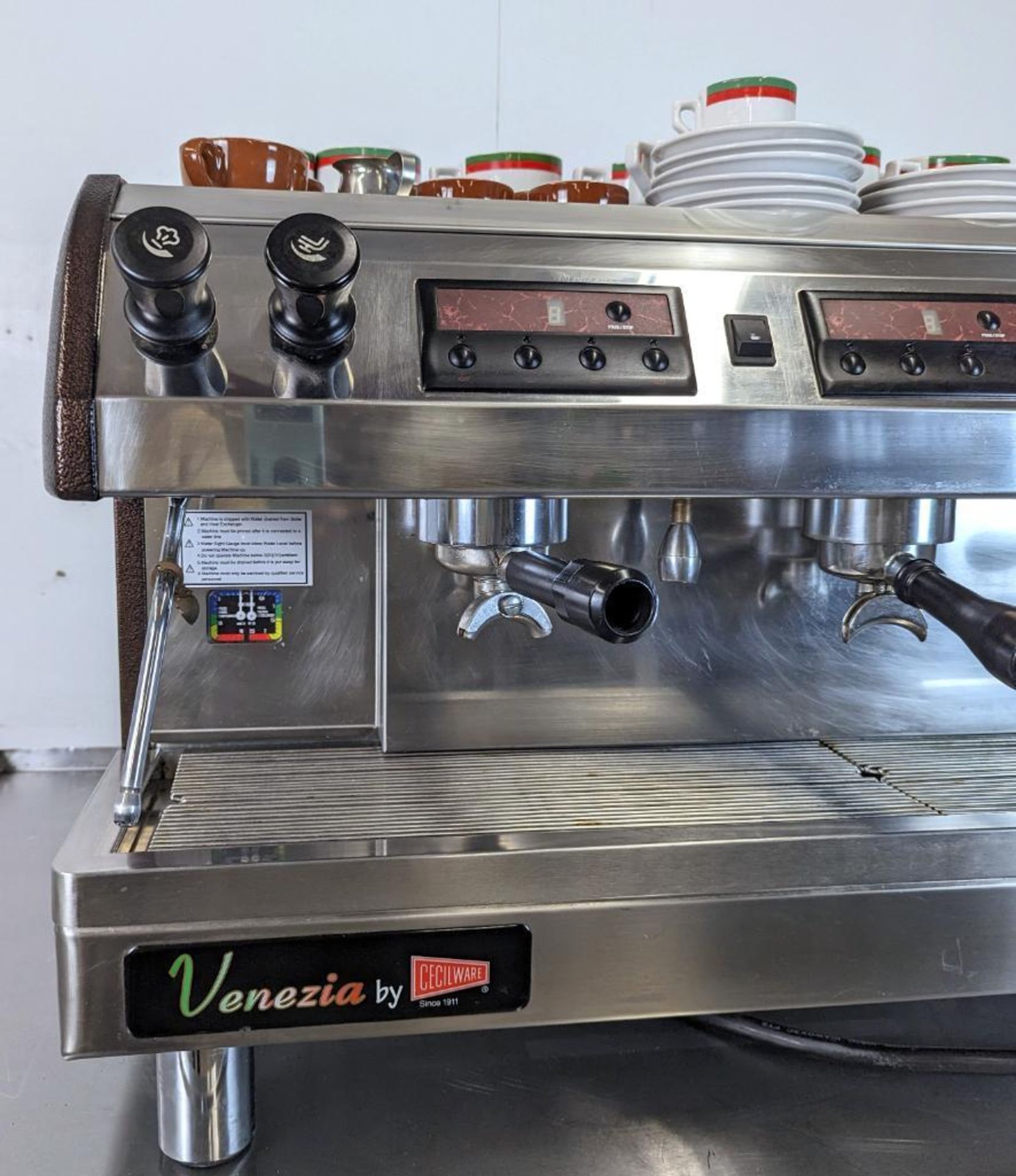 VENEZIA BY CECILWARE ESP 3 AUTO ESPRESSO MACHINE 3 GROUP WITH CUPS & SAUCERS - Image 4 of 16