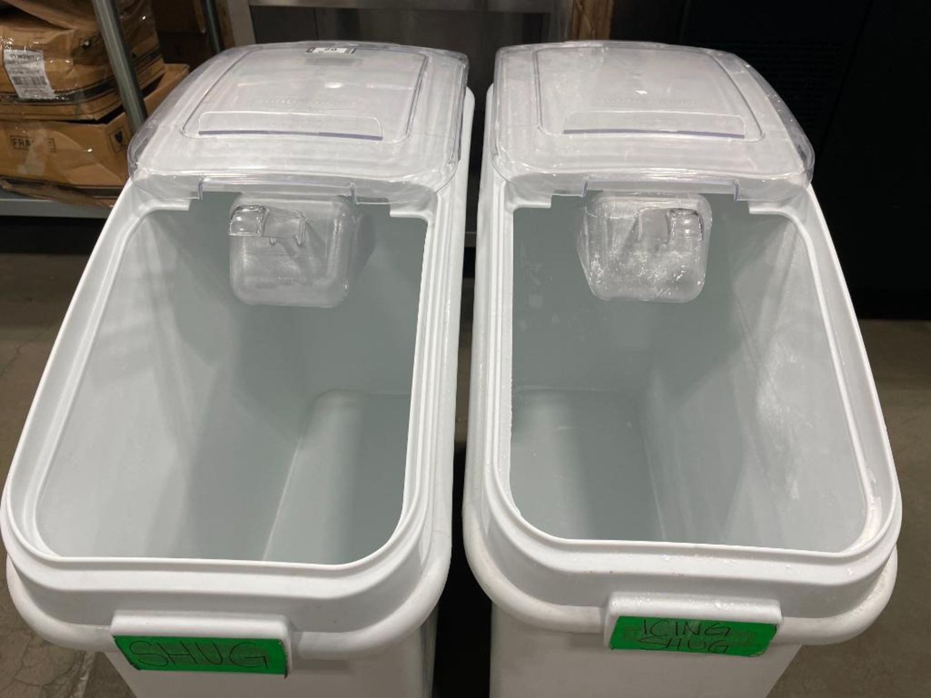 (2) RUBBERMAID MOBILE INGREDIENT BINS WITH SCOOPS - Image 4 of 8