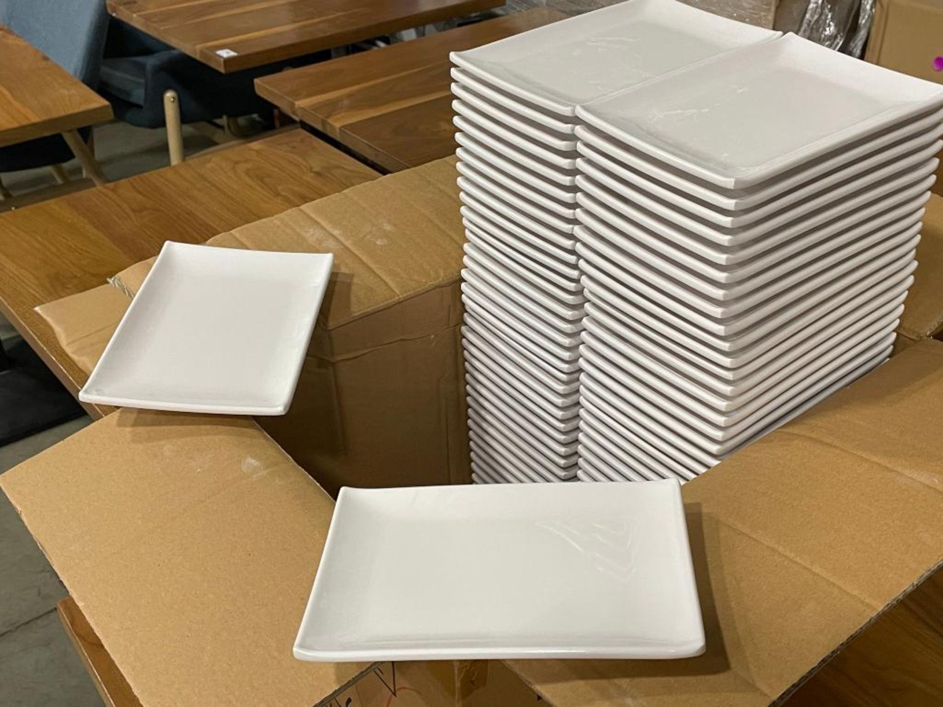 CASE OF 8" X 5.5" MELAMINE RECTANGLE PLATES - Image 3 of 8