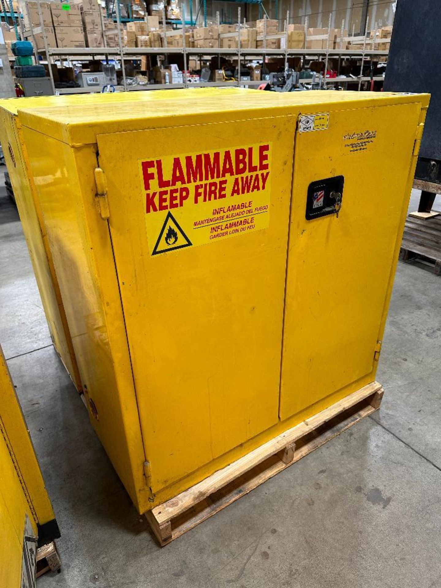 Justrite Flammable Cabinet w. asst. Aerosols, Lubricants, Oils, Etc. - Image 2 of 4