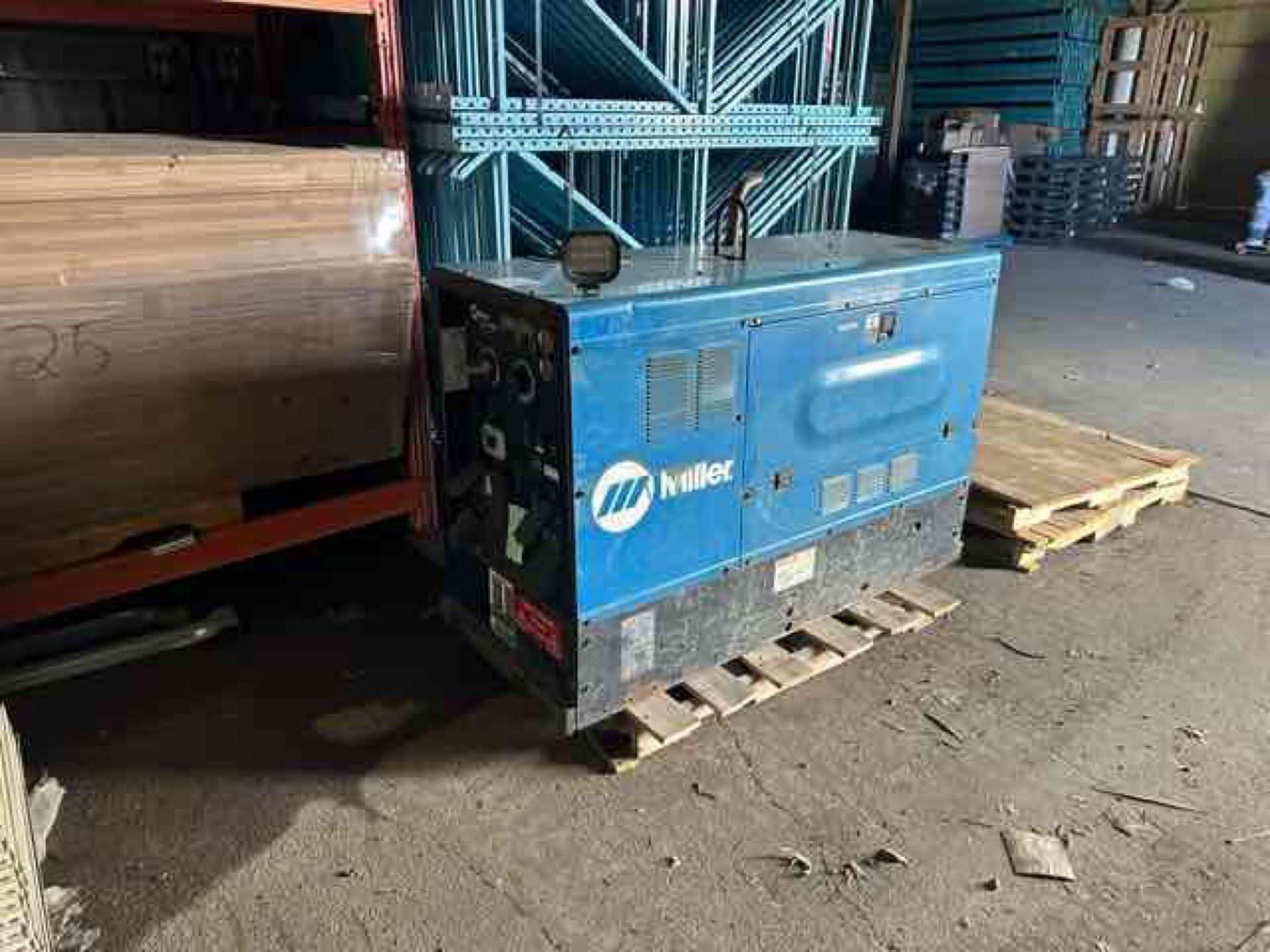 Miller Big Blue 500P Diesel Welding 15kw Generator, Hours 7104.5 - Image 3 of 10