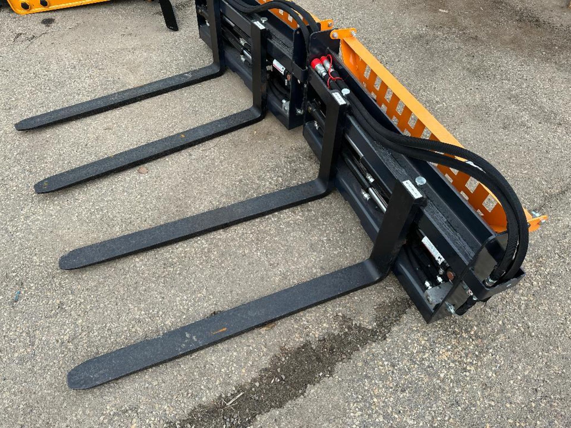 New 2023 Wolverine PFA-11-3300G Hydraulic Pallet Fork Skid Steer Attachment - Image 2 of 4