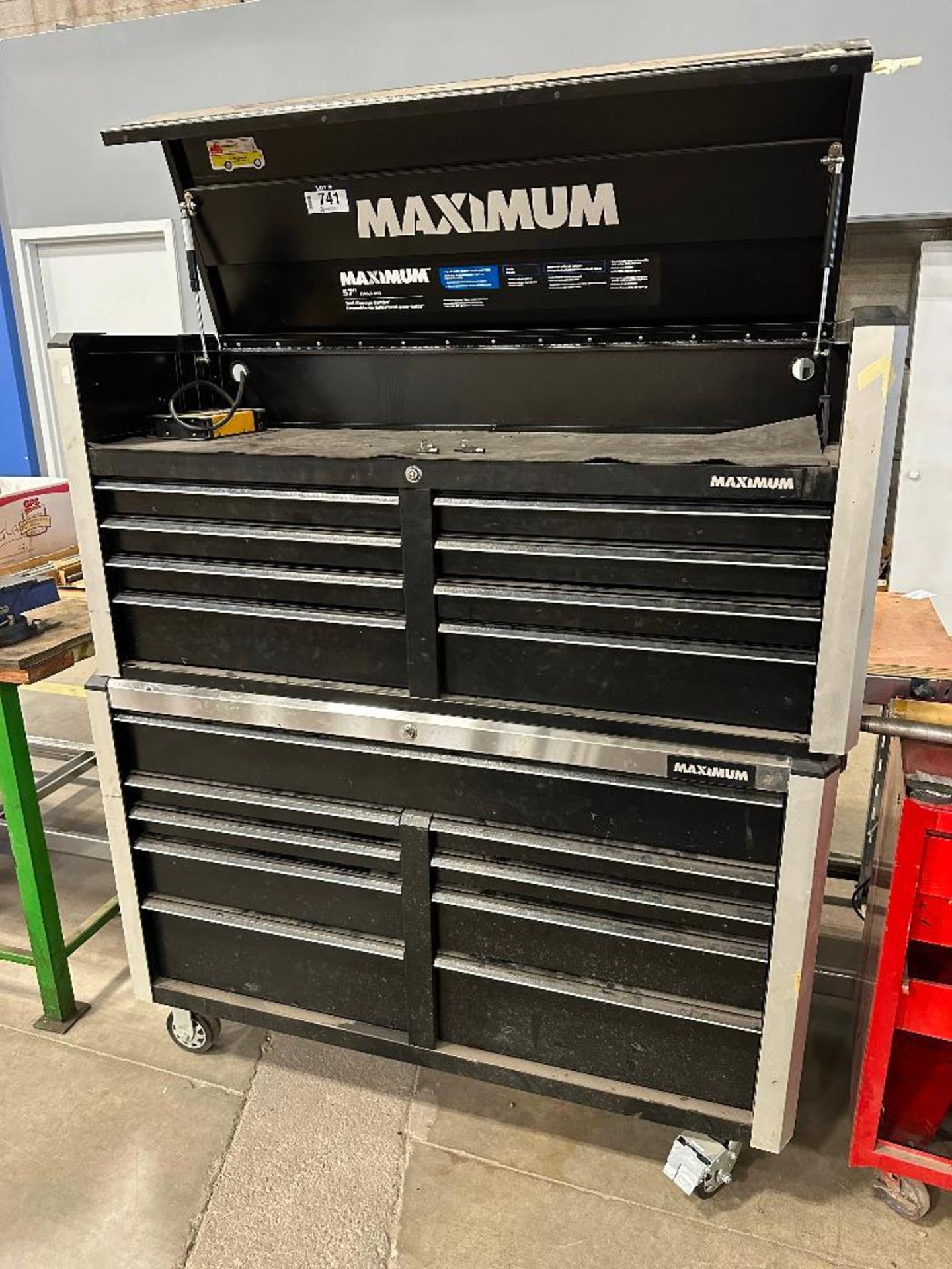 Maximum (17) Drawer 57" Tool Bench w/ Top Chest - Image 3 of 5