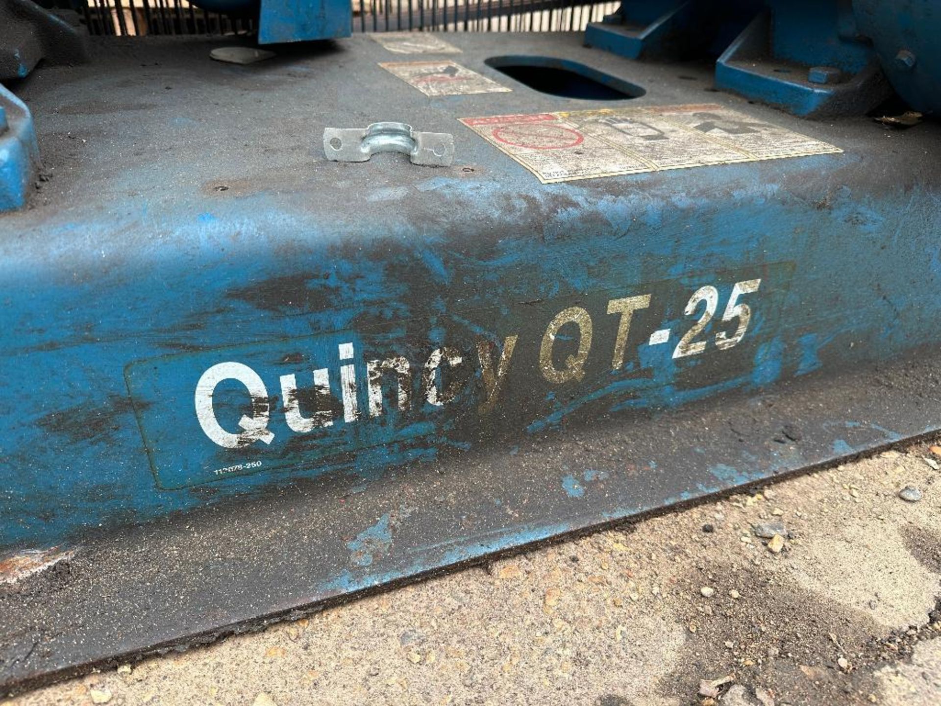Quincy QT-25 Twin Head Air Compressor w. (2) Tanks - Bild 10 aus 12