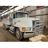 1996 Mack CH613 Tandem Axle Dump Truck. VIN 1M2AA18YXTW070040.