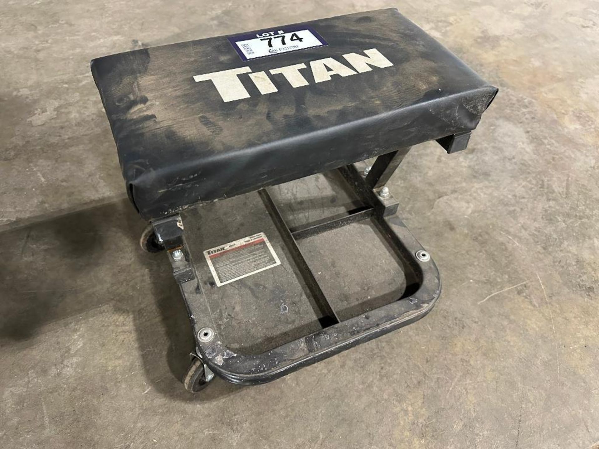 Titan Mechanics Roller Seat