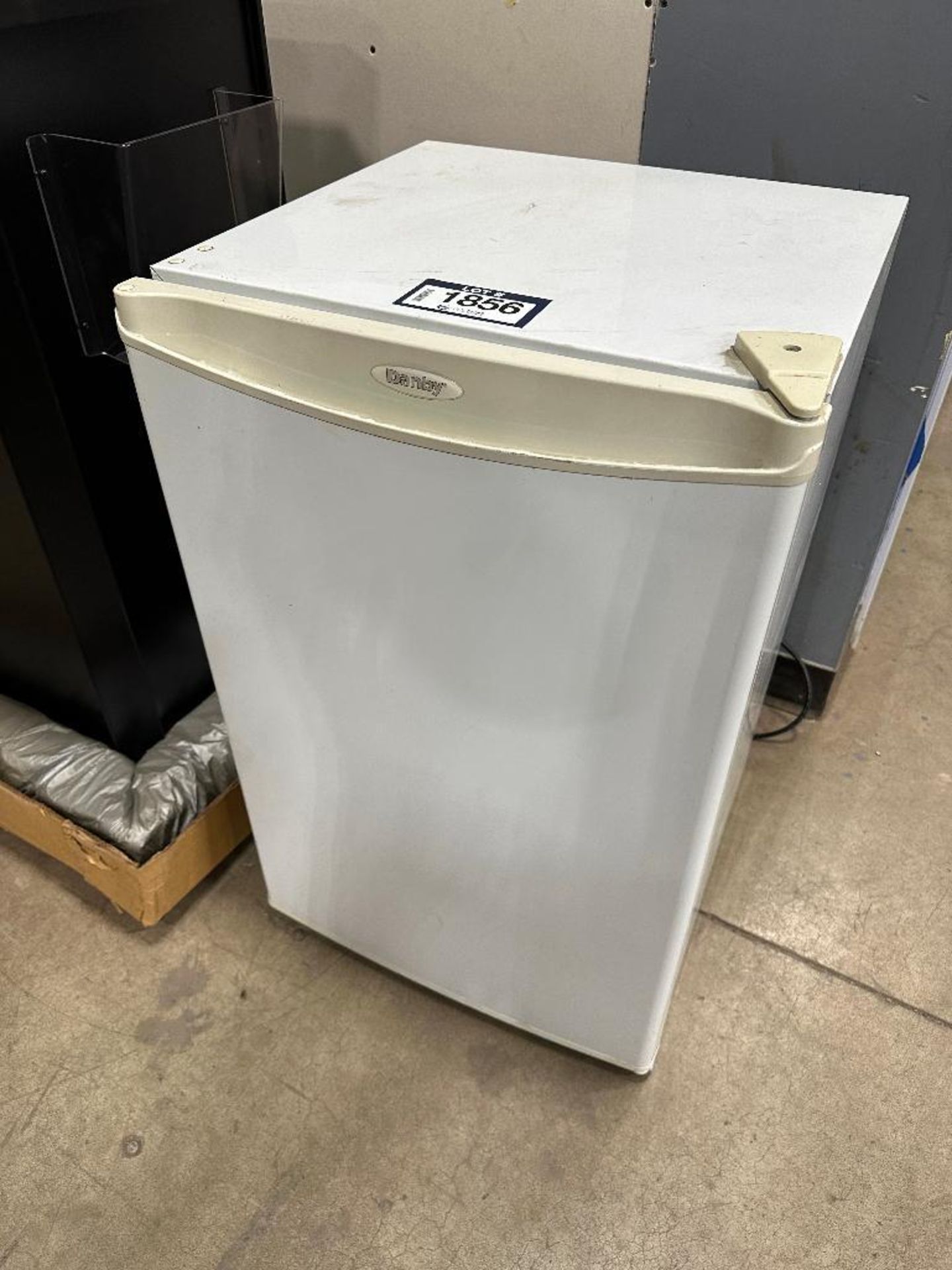 Danby Mini Fridge DCR4120 - Image 2 of 4