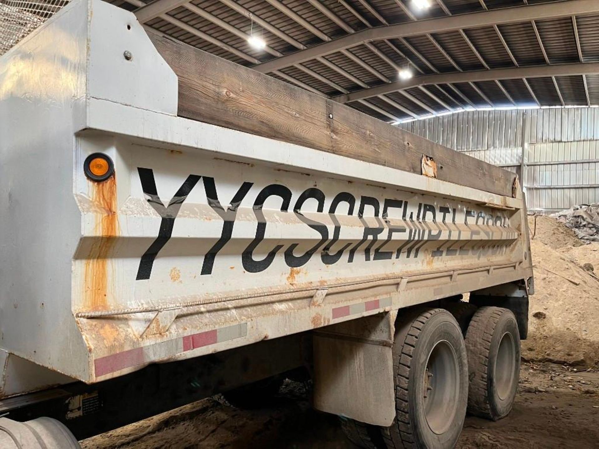 1996 Mack CH613 Tandem Axle Dump Truck. VIN 1M2AA18YXTW070040. - Image 2 of 14