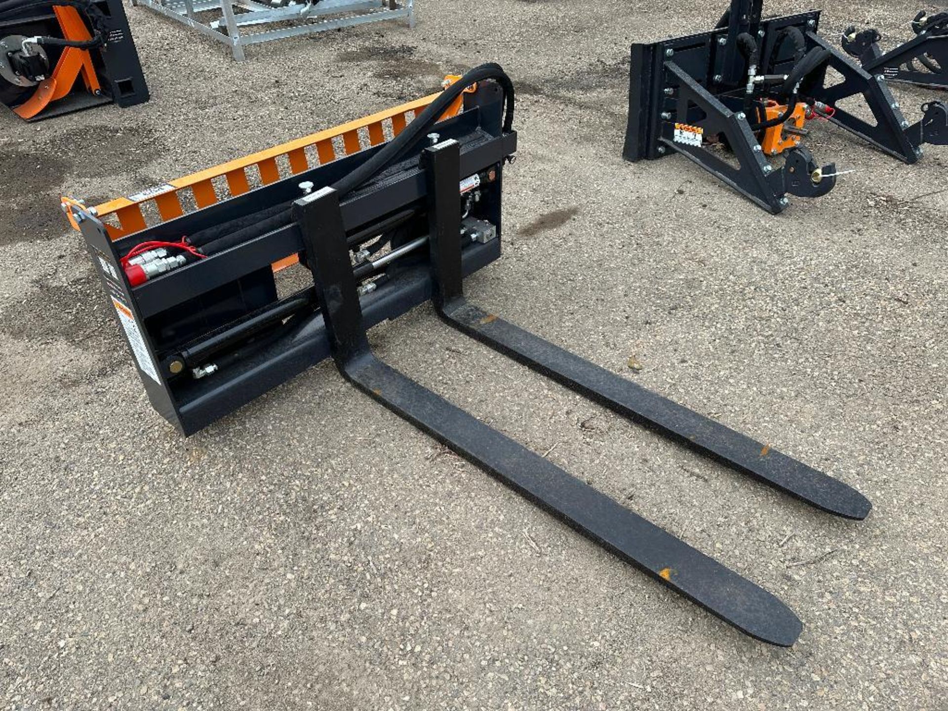 New 2023 Wolverine PFA-11-3300G Hydraulic Pallet Fork Skid Steer Attachment - Image 2 of 5