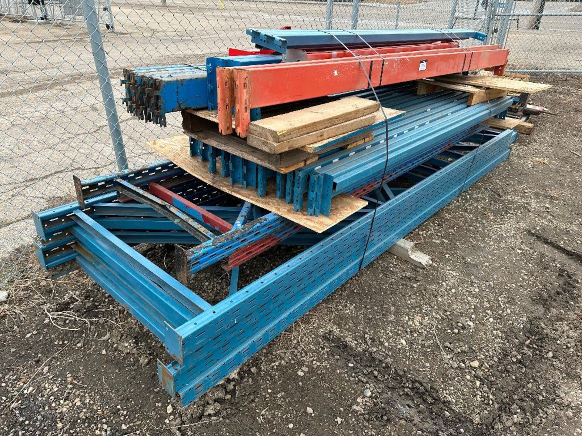 Lot of asst. Pallet Racking Frames and Beams - Various Sizes - Image 4 of 4