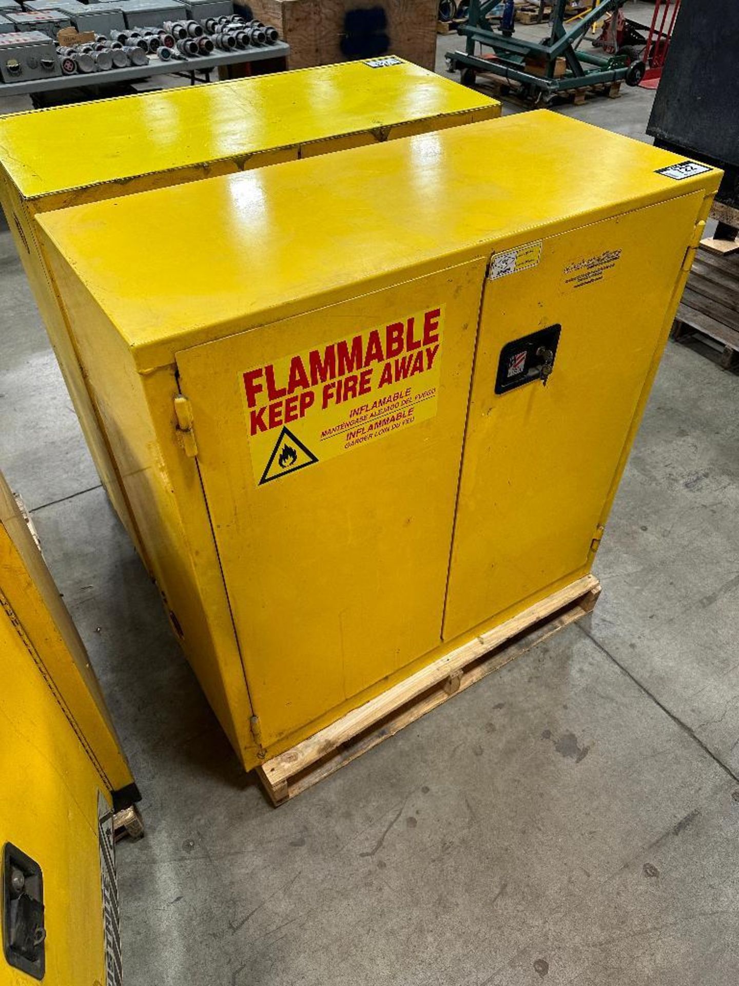 Justrite Flammable Cabinet w. asst. Aerosols, Lubricants, Oils, Etc. - Image 3 of 4
