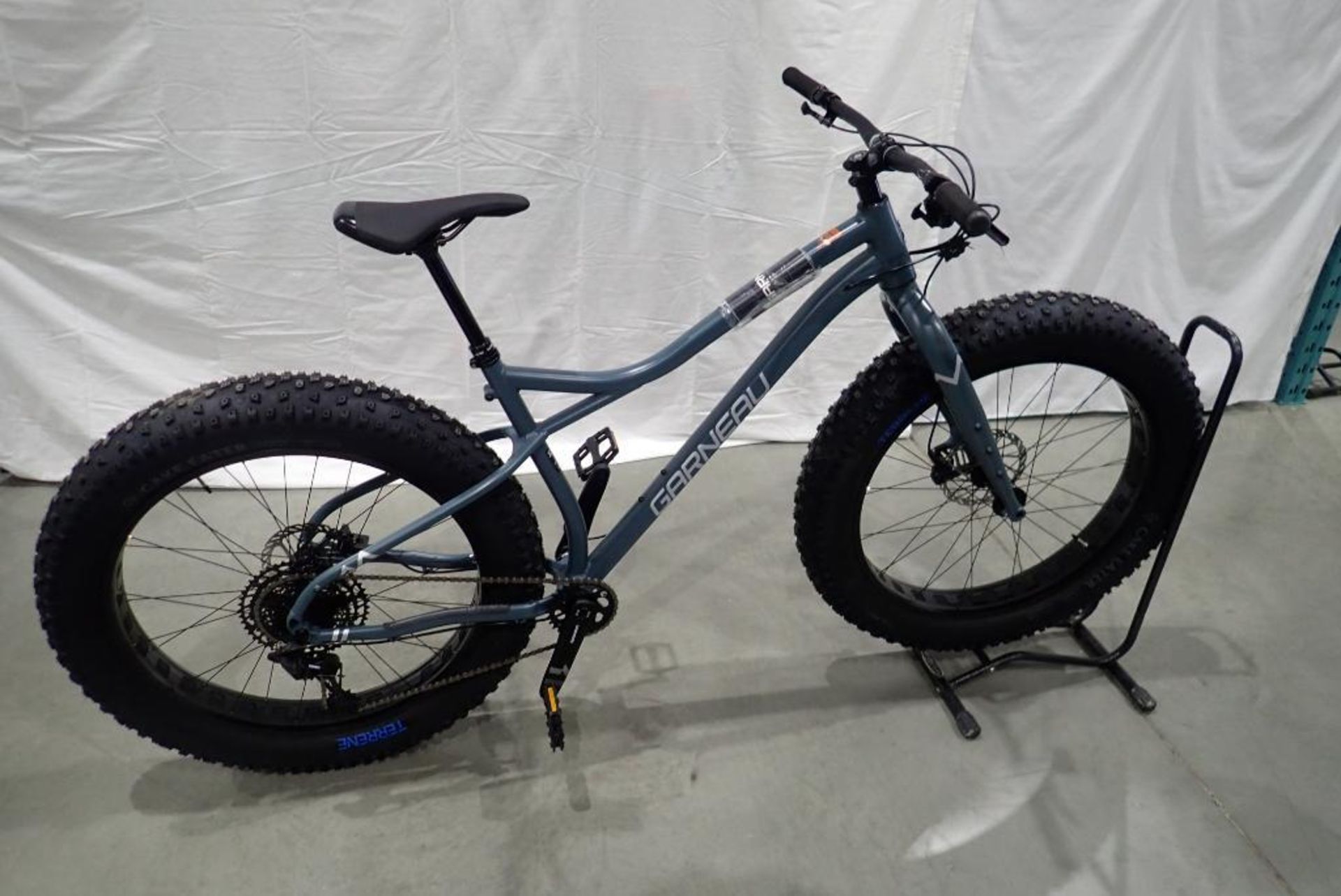 Louis Garneau Gros Louis 2 Large Fat Tire Mountain Bike.