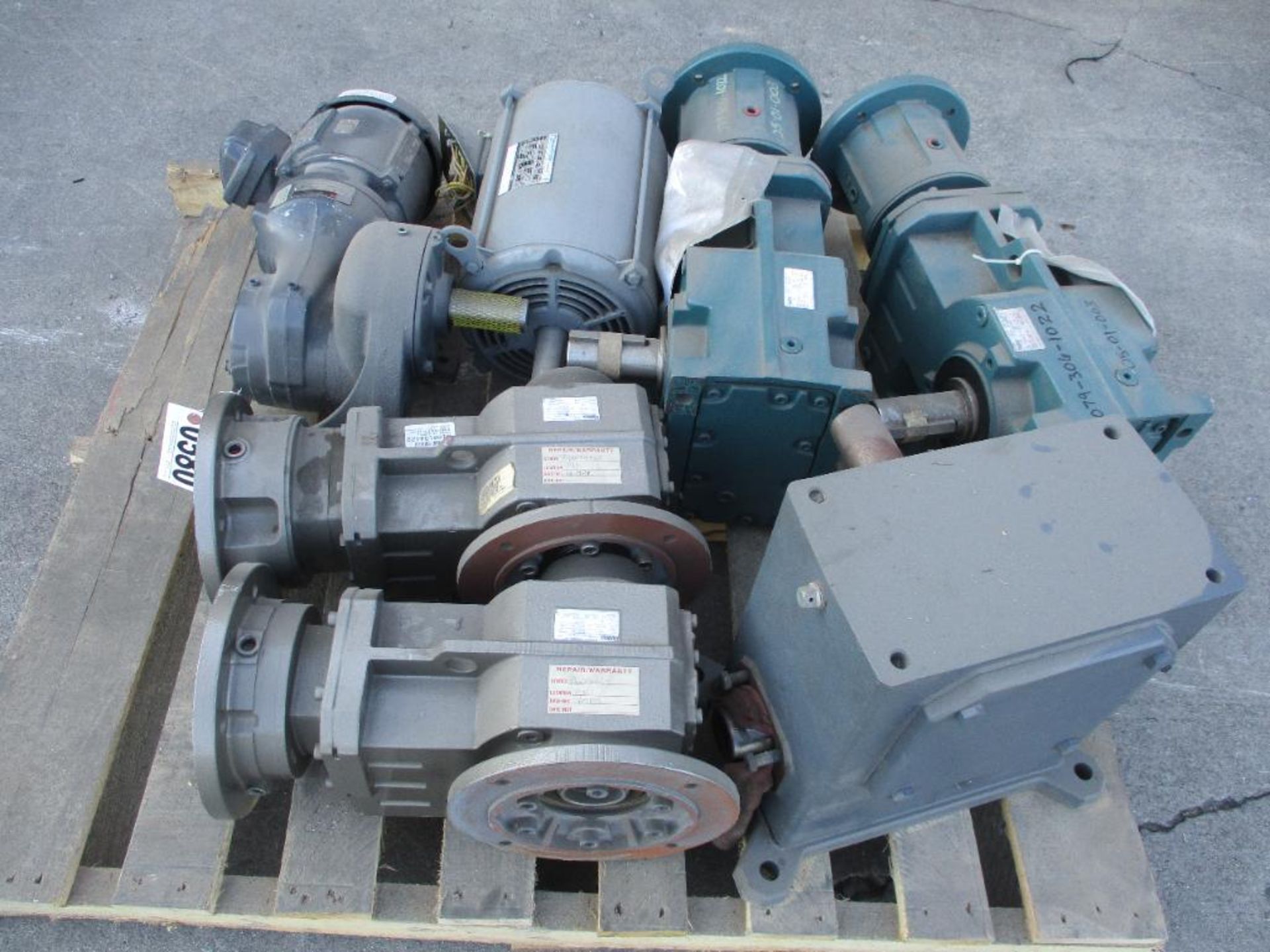 GEAR REDUCERS (2) BALDOR QUANTIS BB883LN180TC (2) BALDOR QUANTIS BF683CN180TC (1) EMERSON BROWNING S - Image 3 of 16