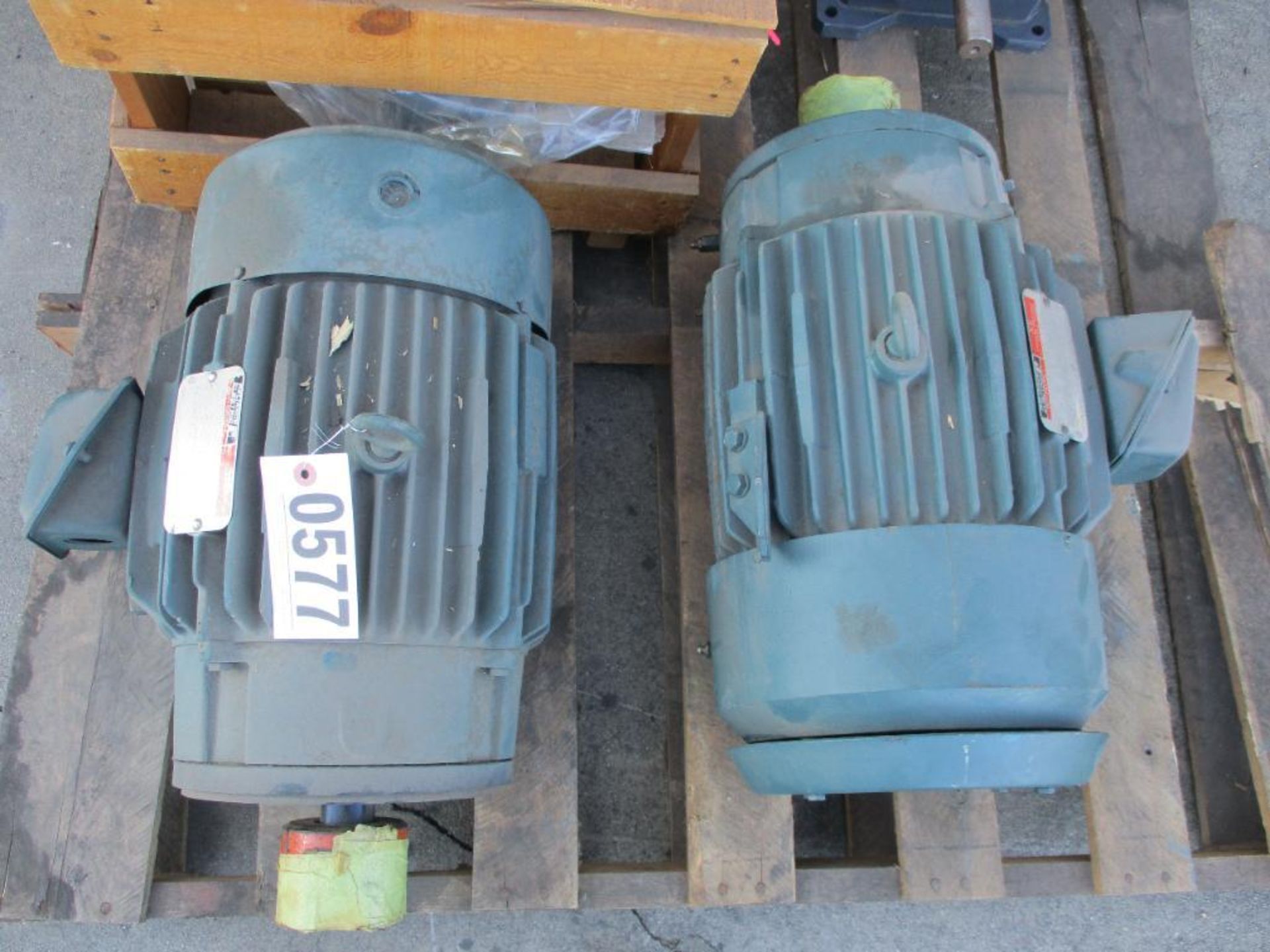 MOTORS (1) RELIANCE P21G1030J (1) RELIANCE P21G3809A (1) WESTINGHOUSE MAX-E1 TYPE AEHH-8N CAT NO EP0 - Image 5 of 10