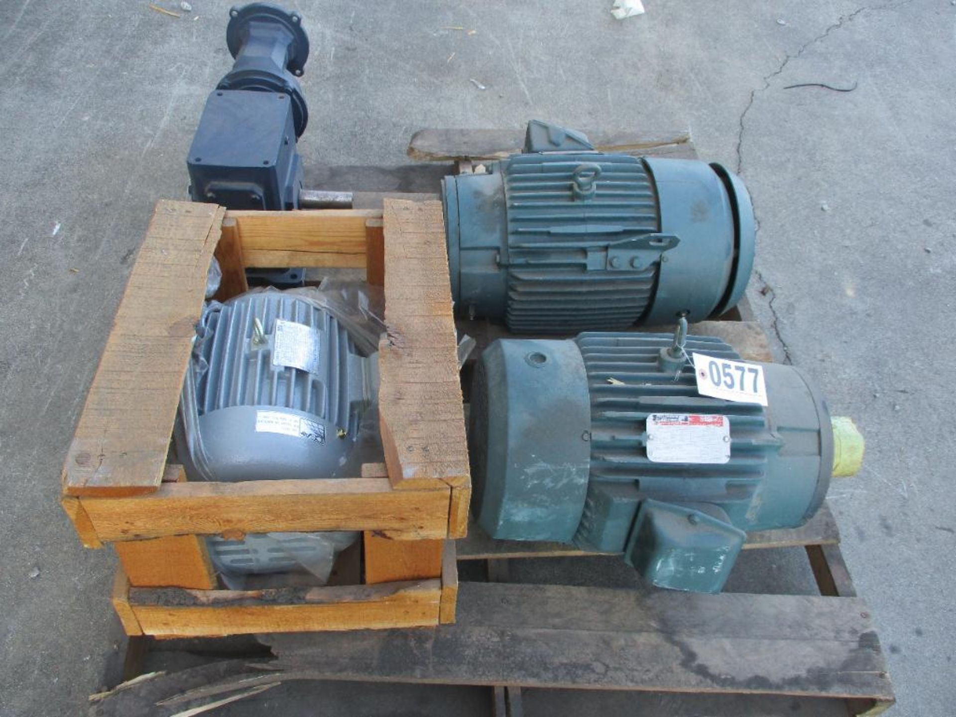 MOTORS (1) RELIANCE P21G1030J (1) RELIANCE P21G3809A (1) WESTINGHOUSE MAX-E1 TYPE AEHH-8N CAT NO EP0