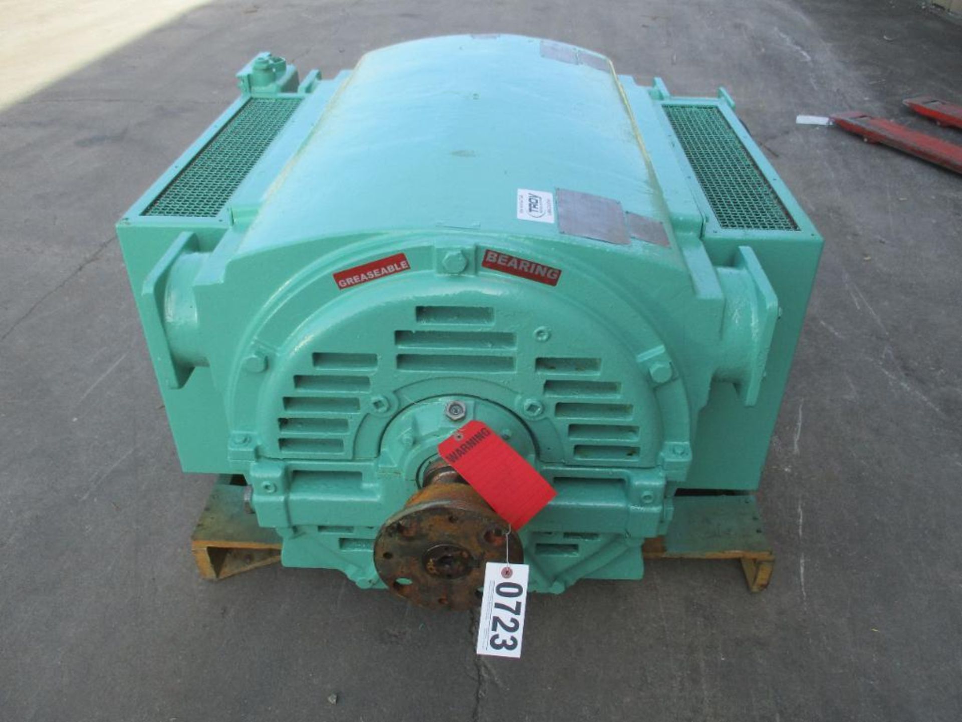 SIEMENS 3 PHASE 800HP 3563RPM 5010S FRAME A/C MOTOR P/N 1796567-13316 (THIS LOT IS FOB KNOXVILLE TN)