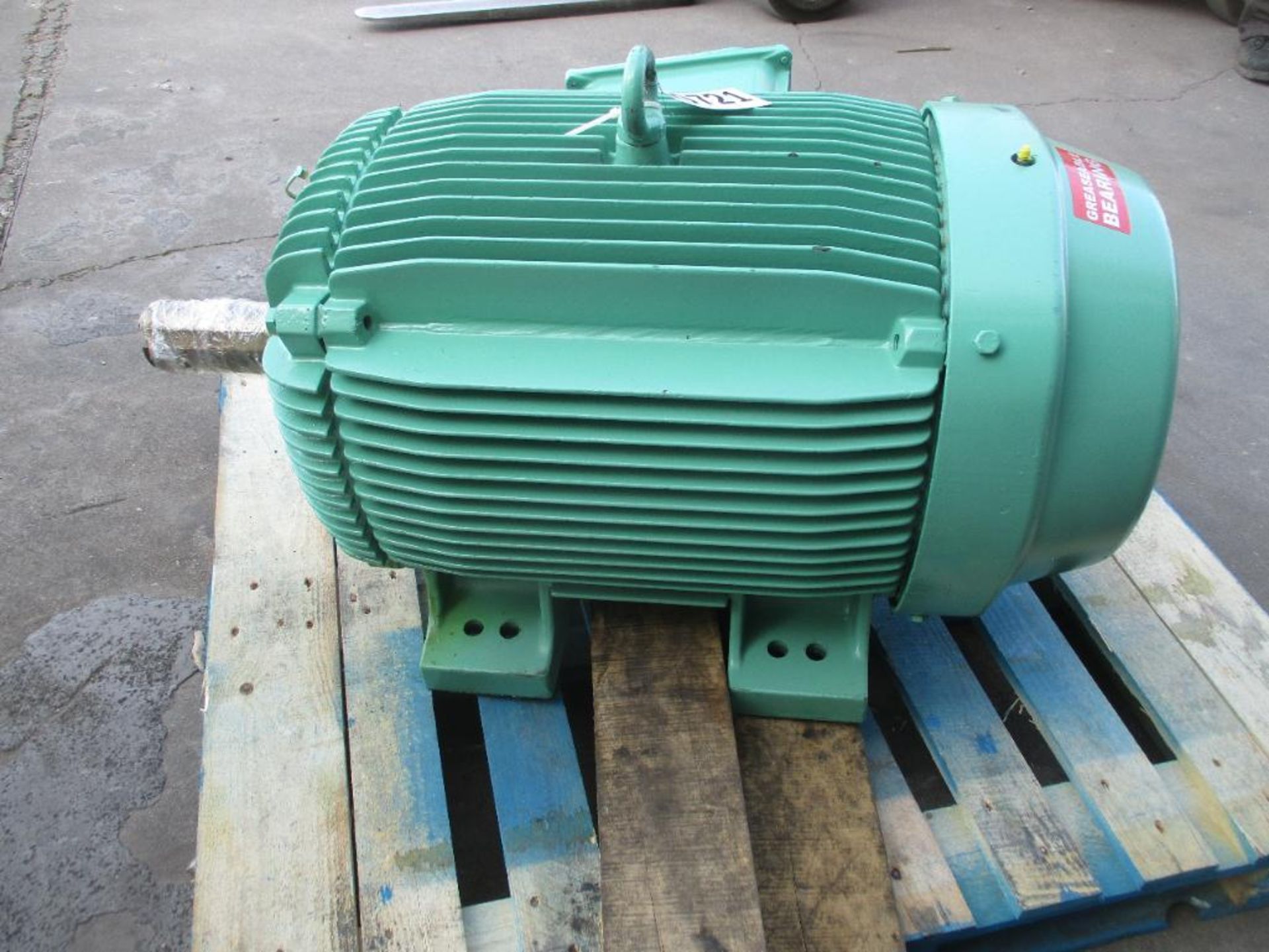 WEG 3 PHASE 100HP 1775RPM 404/5T FRAME A/C MOTOR P/N 10018ET3E405T 1186# LBS (THIS LOT IS FOB KNOXVI