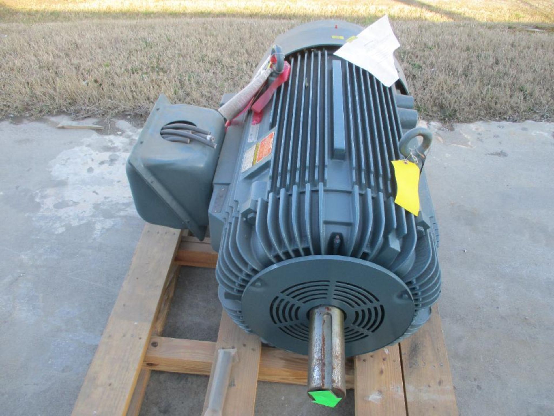 BALDOR 3 PHASE 200HP 1192-1785RPM 449T FRAME A/C MOTOR P/N A44-4710-2262 2916# LBS (THIS LOT IS FOB - Image 5 of 7