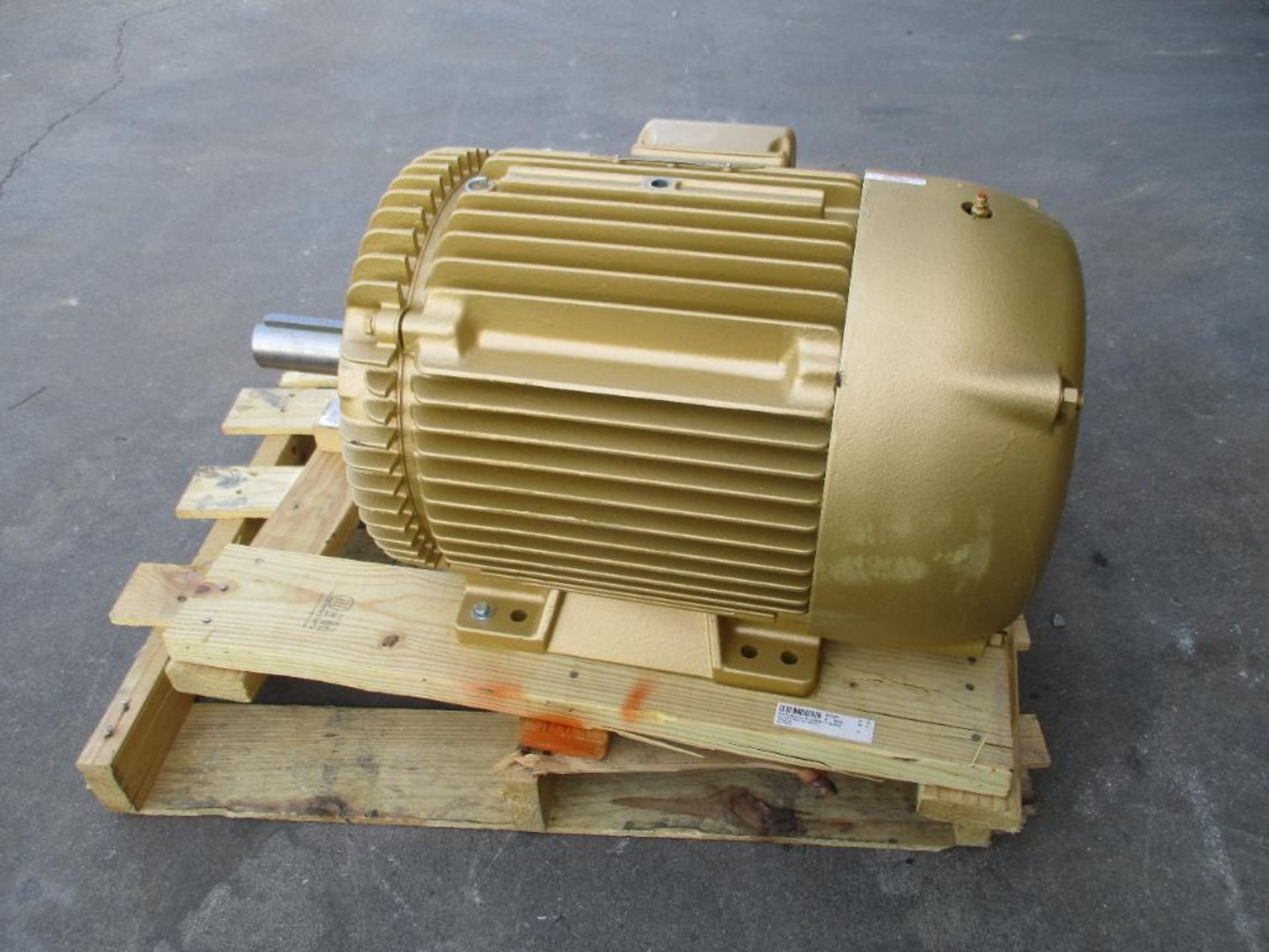 BALDOR 3 PHASE 40HP 1775RPM 324T FRAME A/C MOTOR P/N EM4110T 585# LBS (THIS LOT IS FOB KNOXVILLE TN)