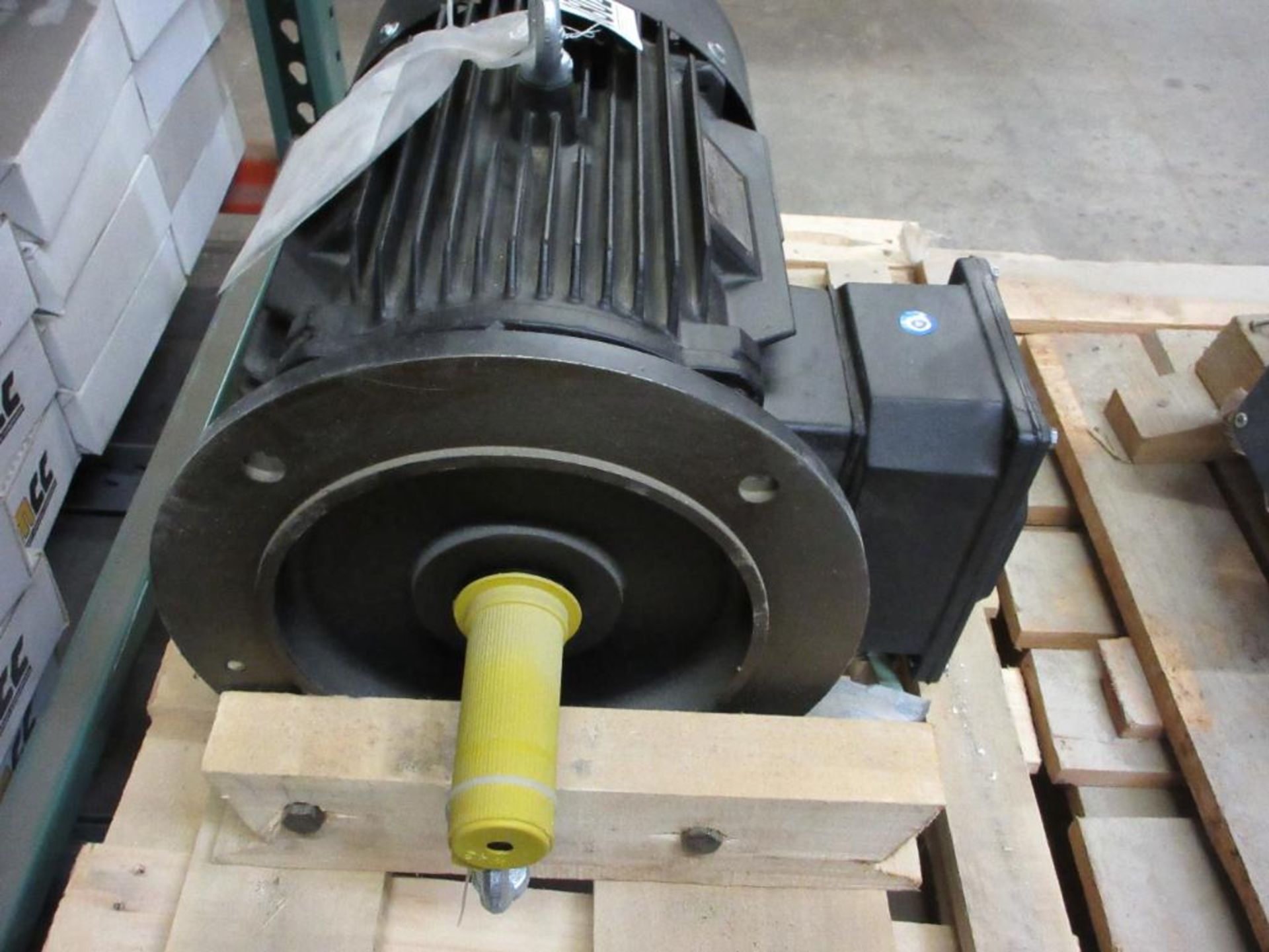HOYER MOTORS HMC2 160L-4 15kW 1460RPM FRAME 56C 3 PHASE ELECTRIC MOTOR (THIS LOT IS FOB CAMARILLO CA - Image 3 of 5